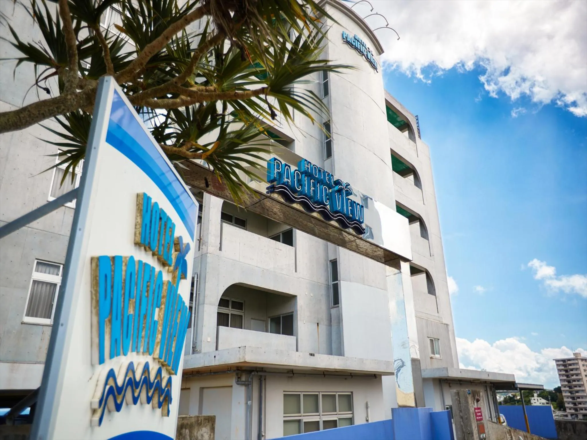 Property building in HOTEL PACIFIC VIEW Rental car included & pet-friendly