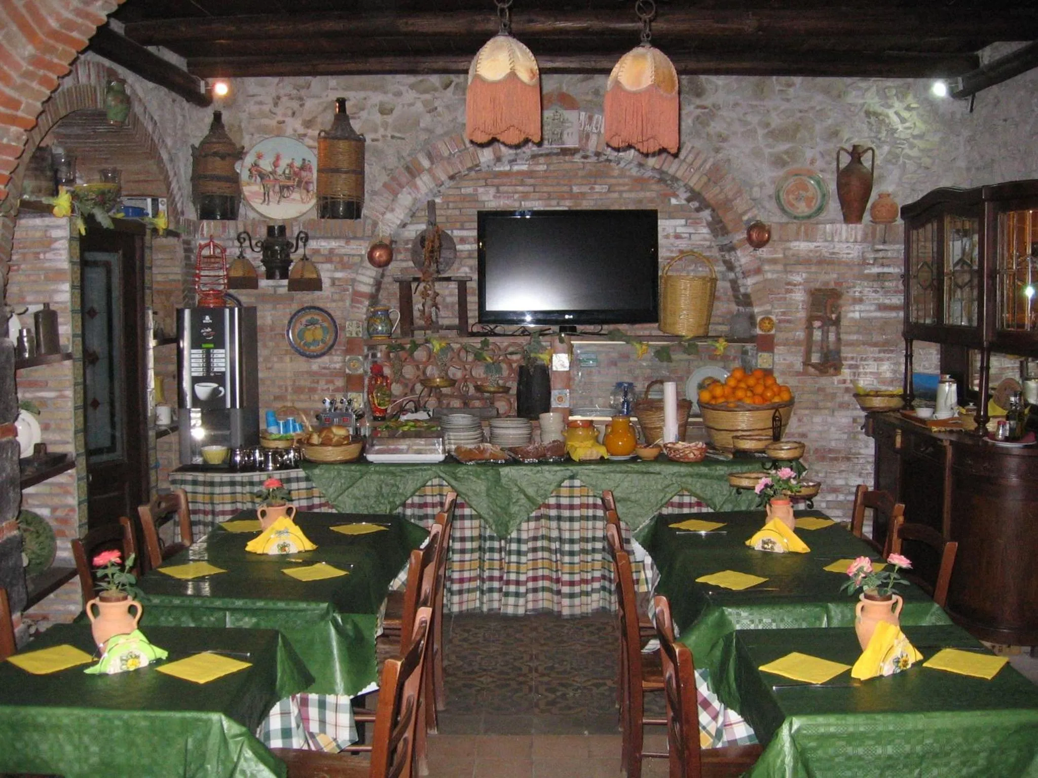 Restaurant/places to eat in Albergo Diffuso Borgo Santa Caterina "Vintage"