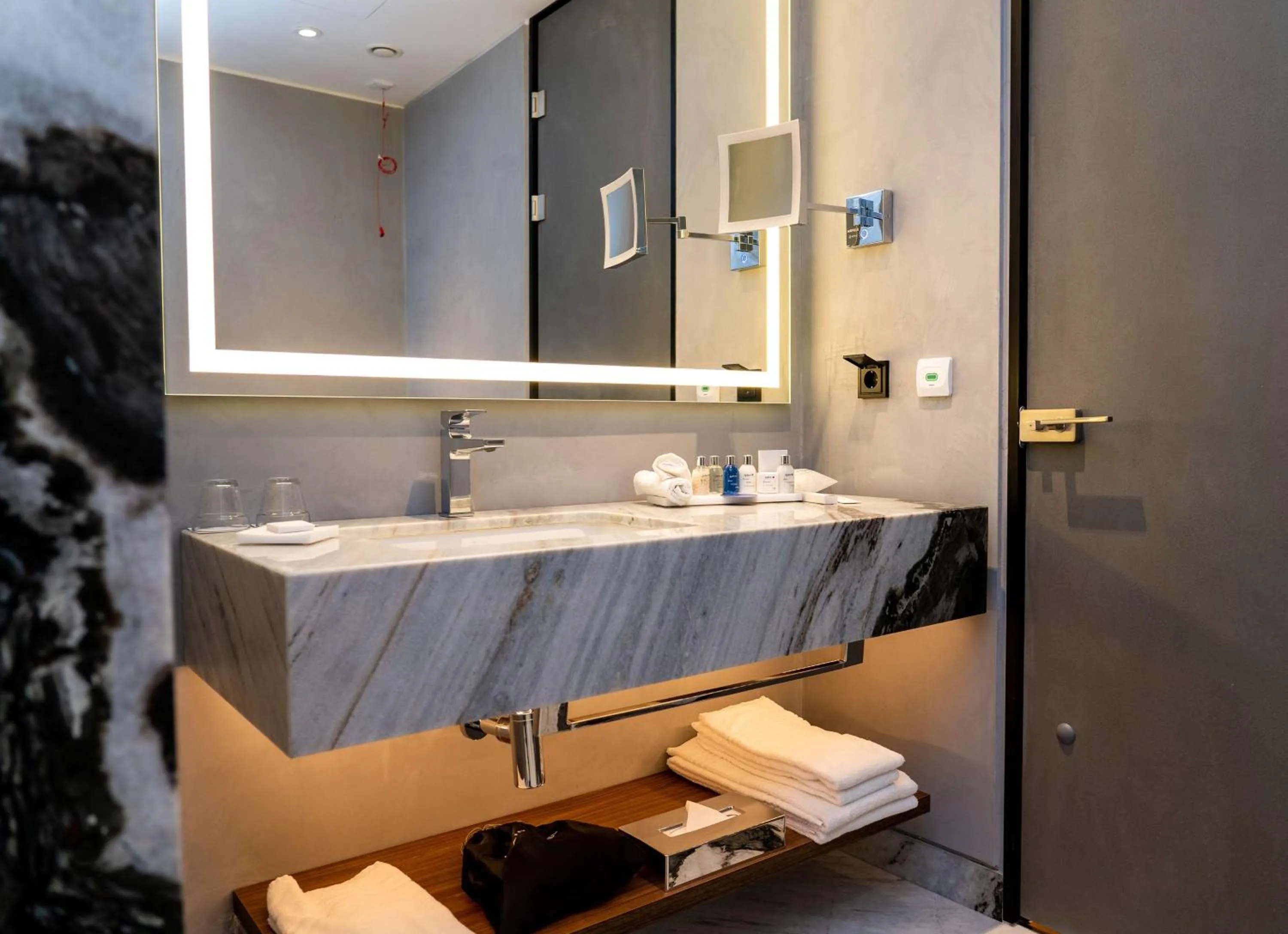 Bathroom in Radisson Blu Aurum Hotel, Brasov