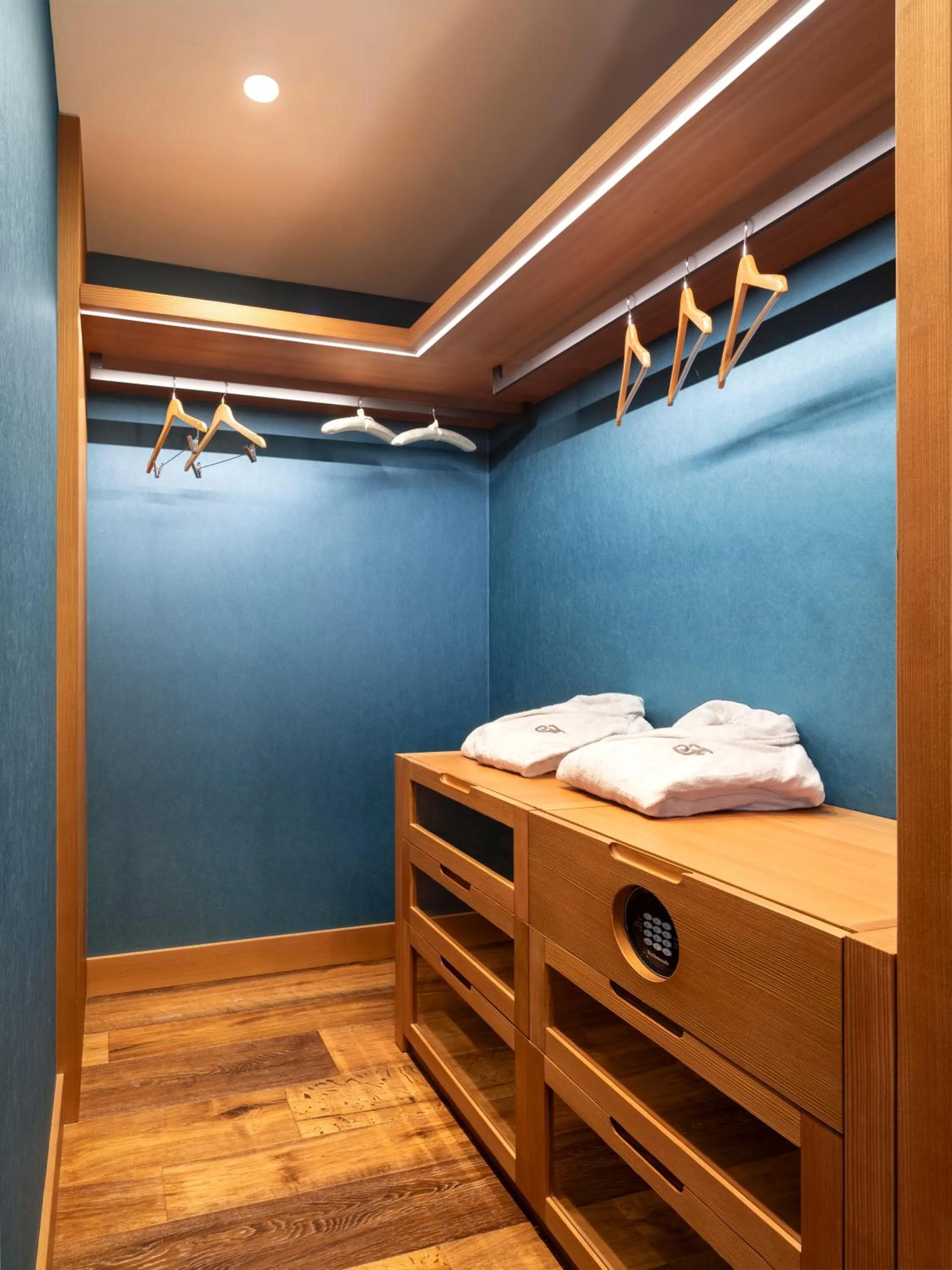 wardrobe, Bed in Faloria Mountain Spa Resort