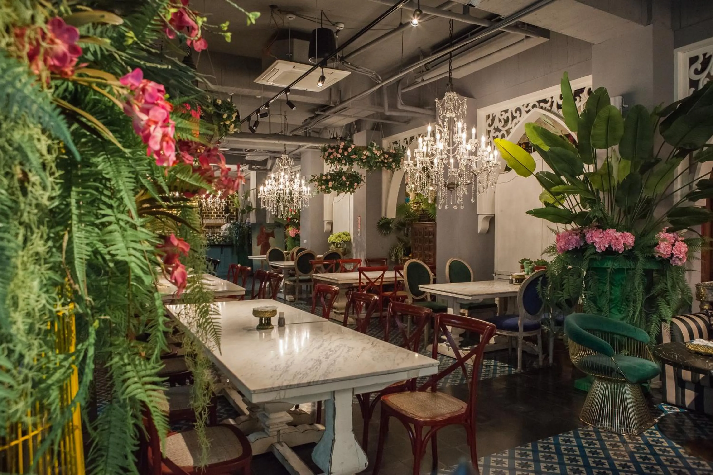 Restaurant/places to eat in Anna King Hotel