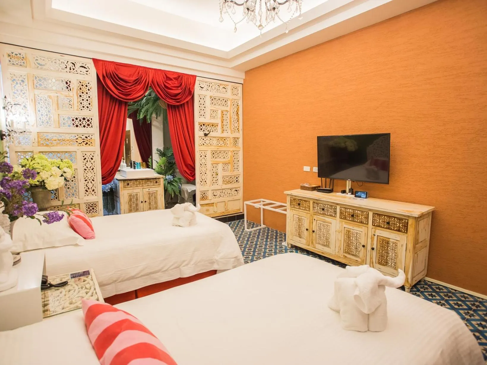 Bed in Anna King Hotel