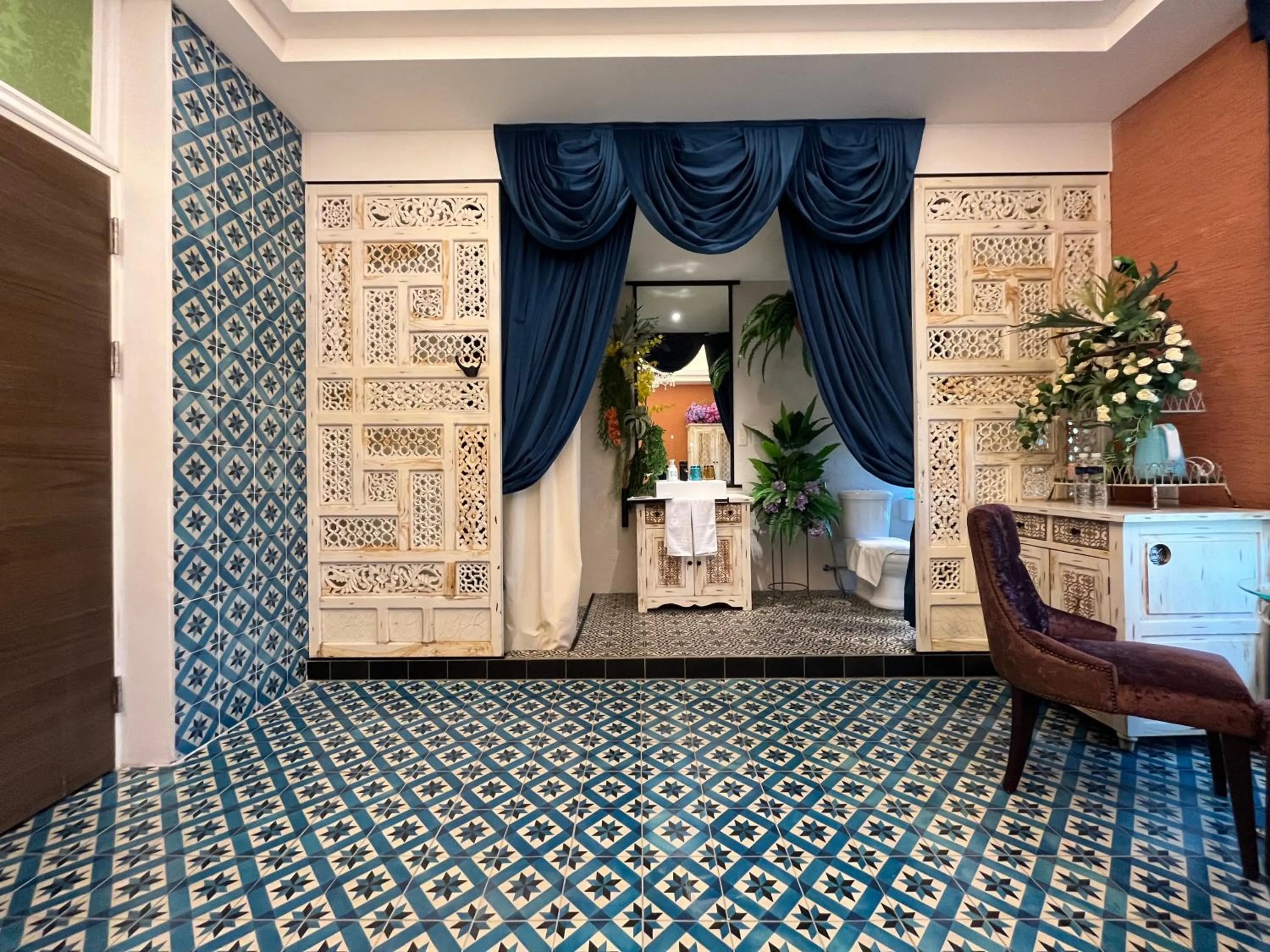 On site in Anna King Hotel