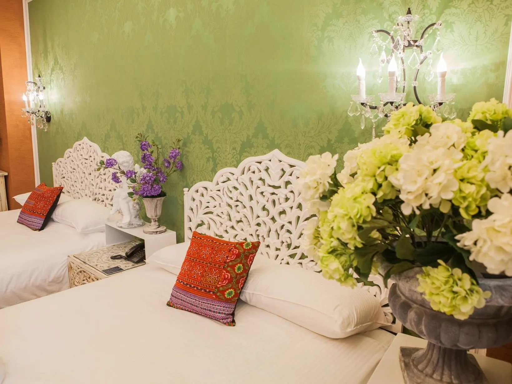 Bed in Anna King Hotel