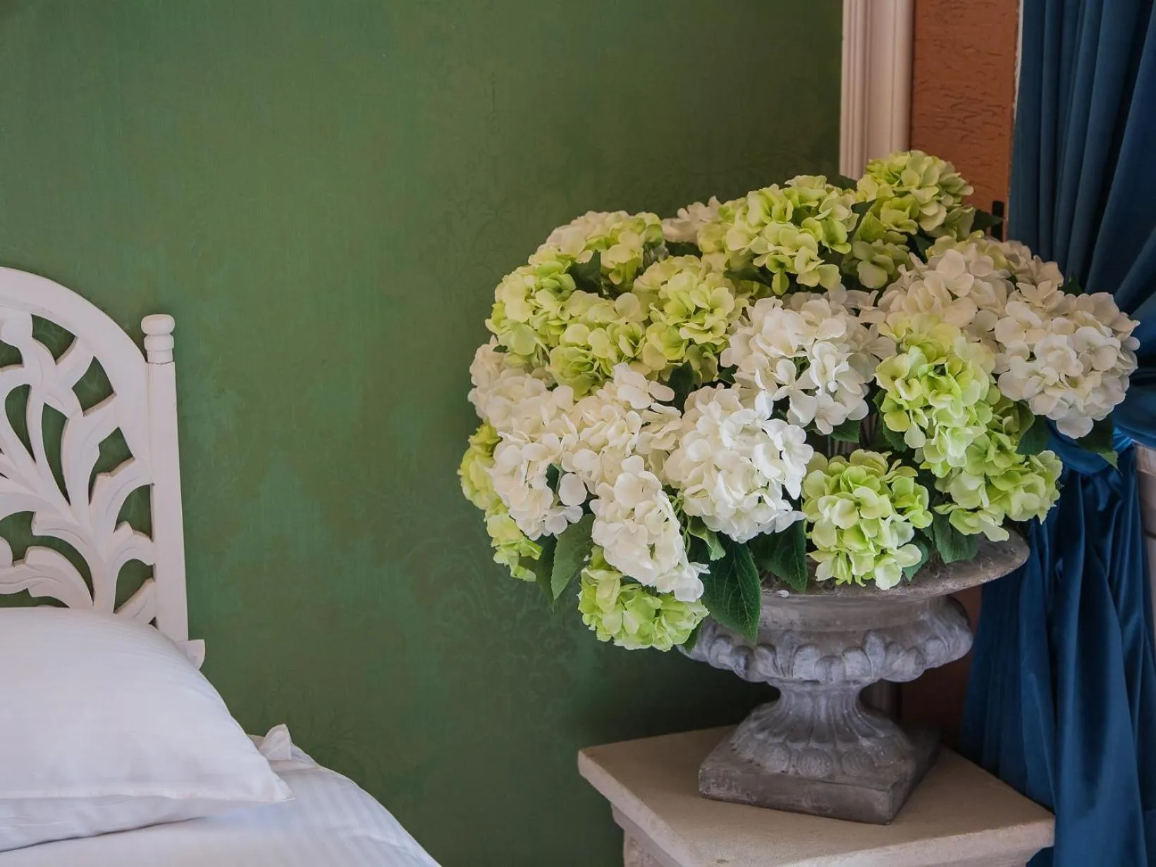 Bed in Anna King Hotel