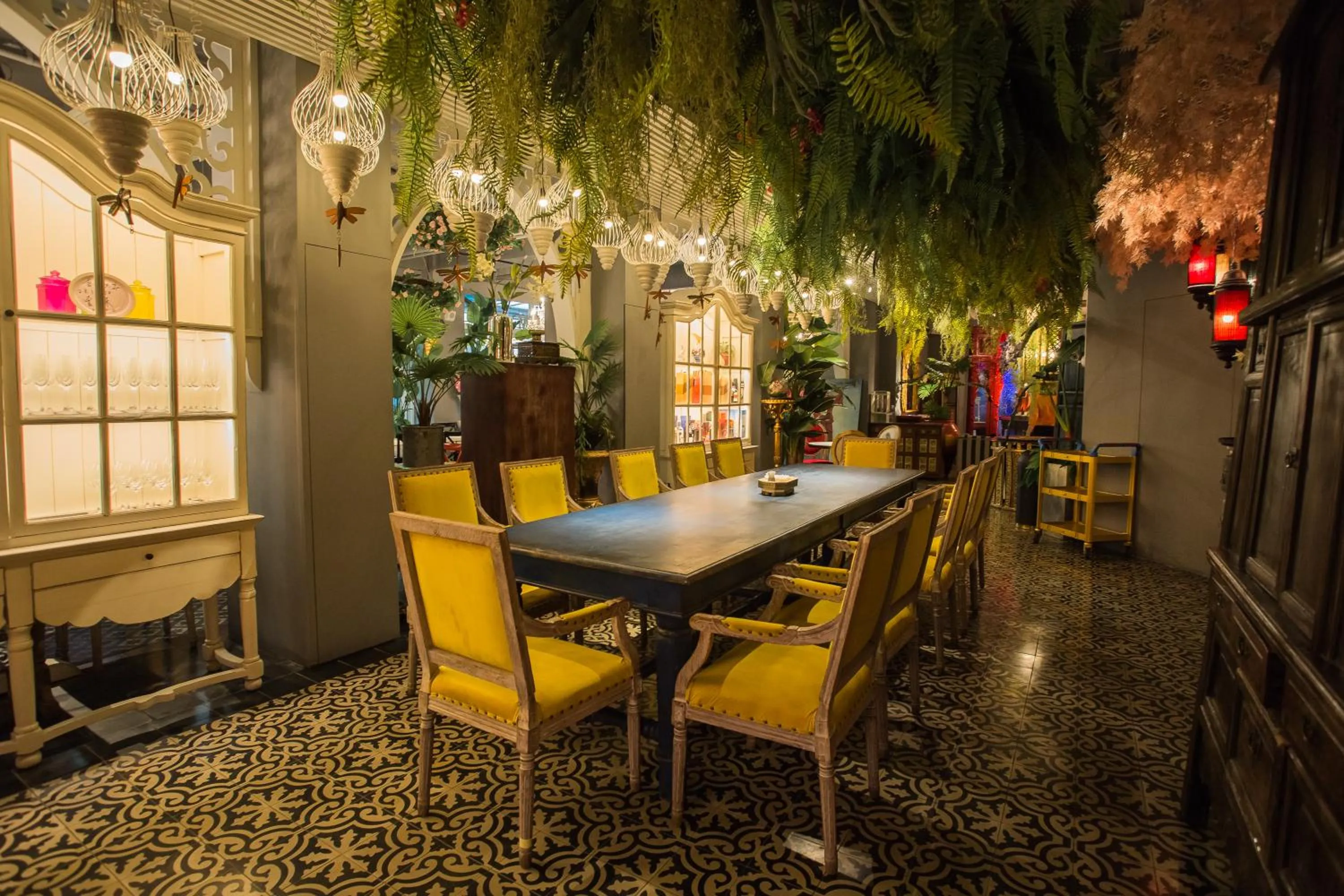 Restaurant/places to eat in Anna King Hotel