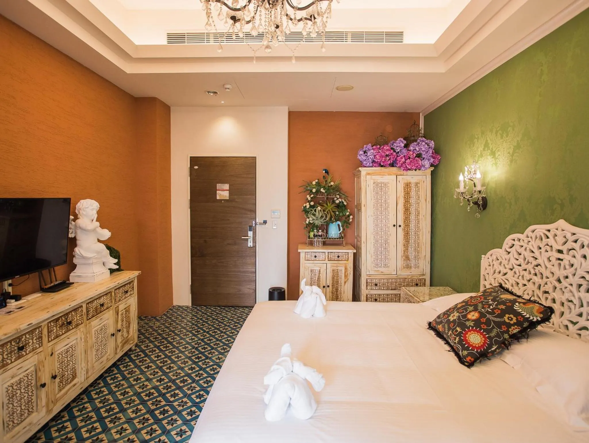 Bed in Anna King Hotel