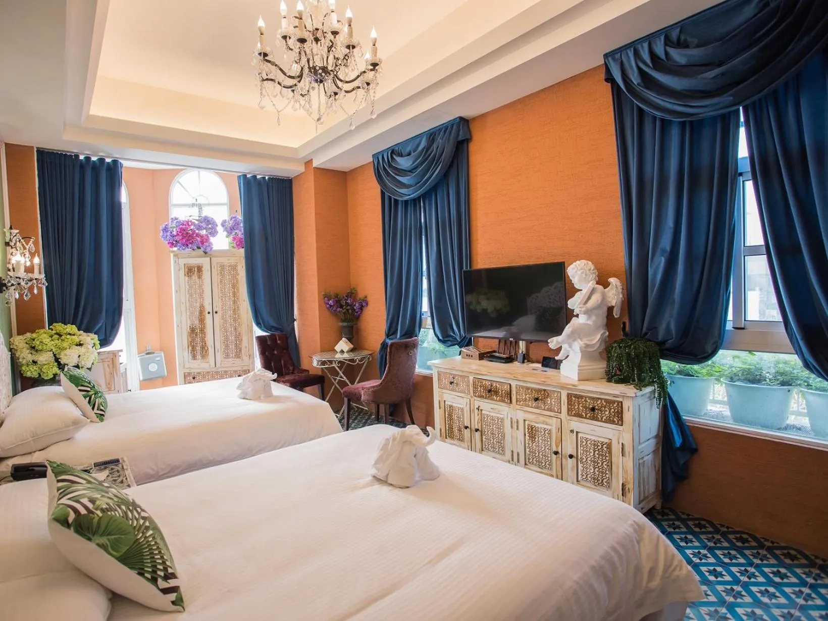 Bed in Anna King Hotel