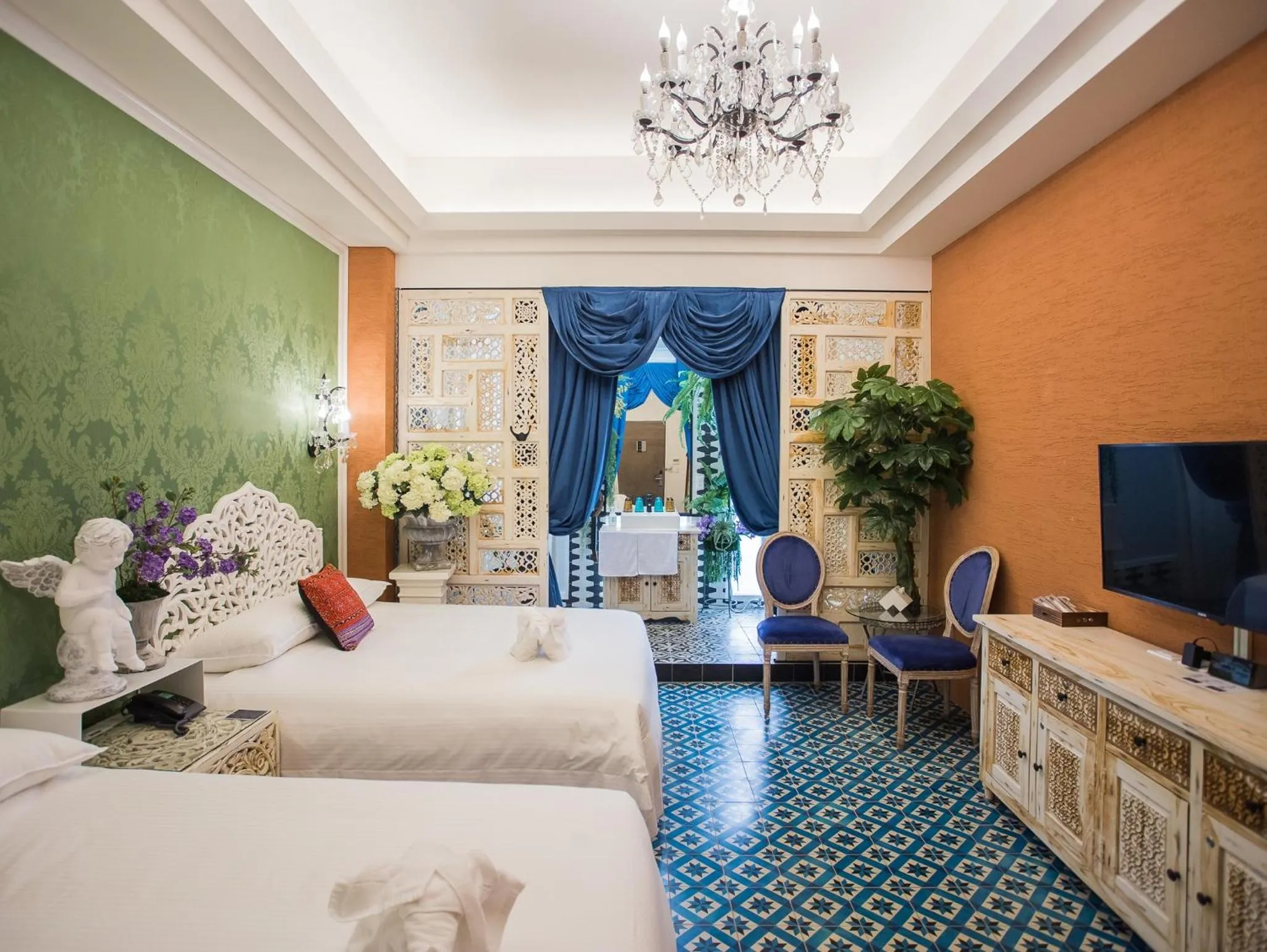 Bed in Anna King Hotel