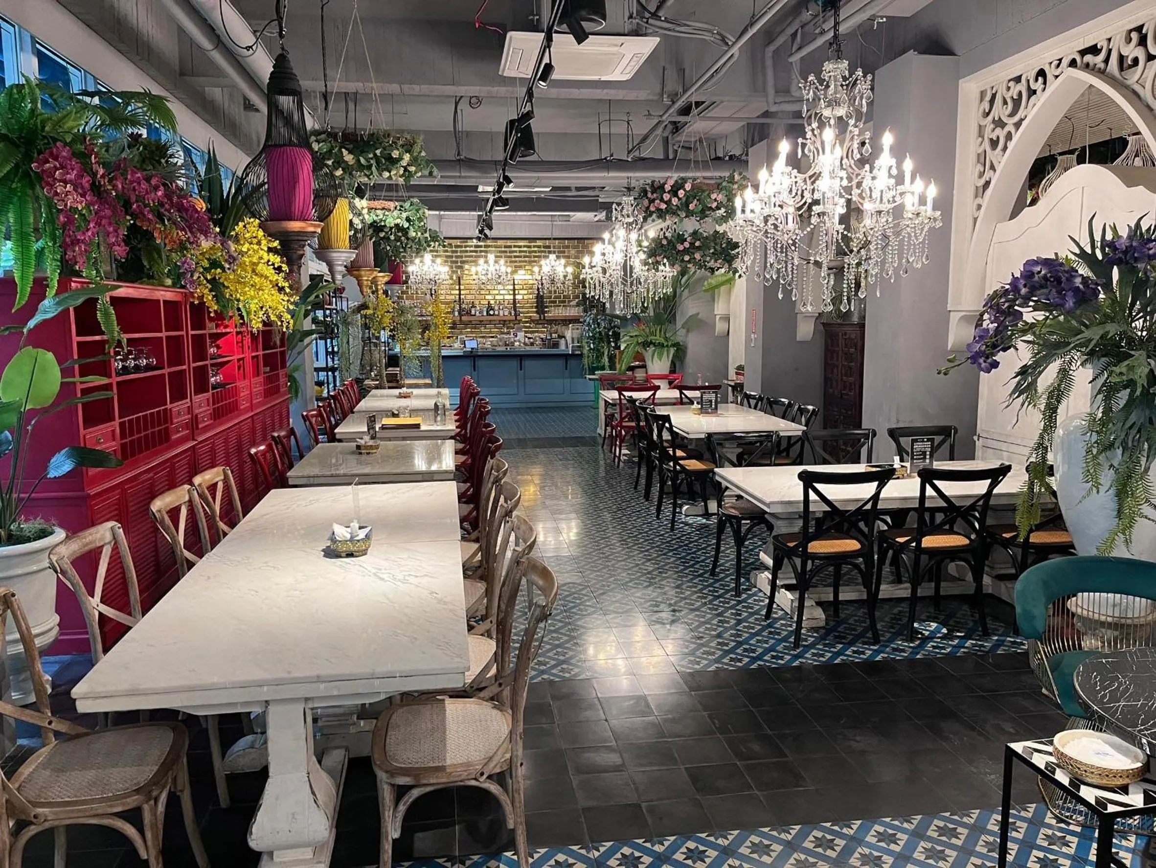 Restaurant/places to eat in Anna King Hotel