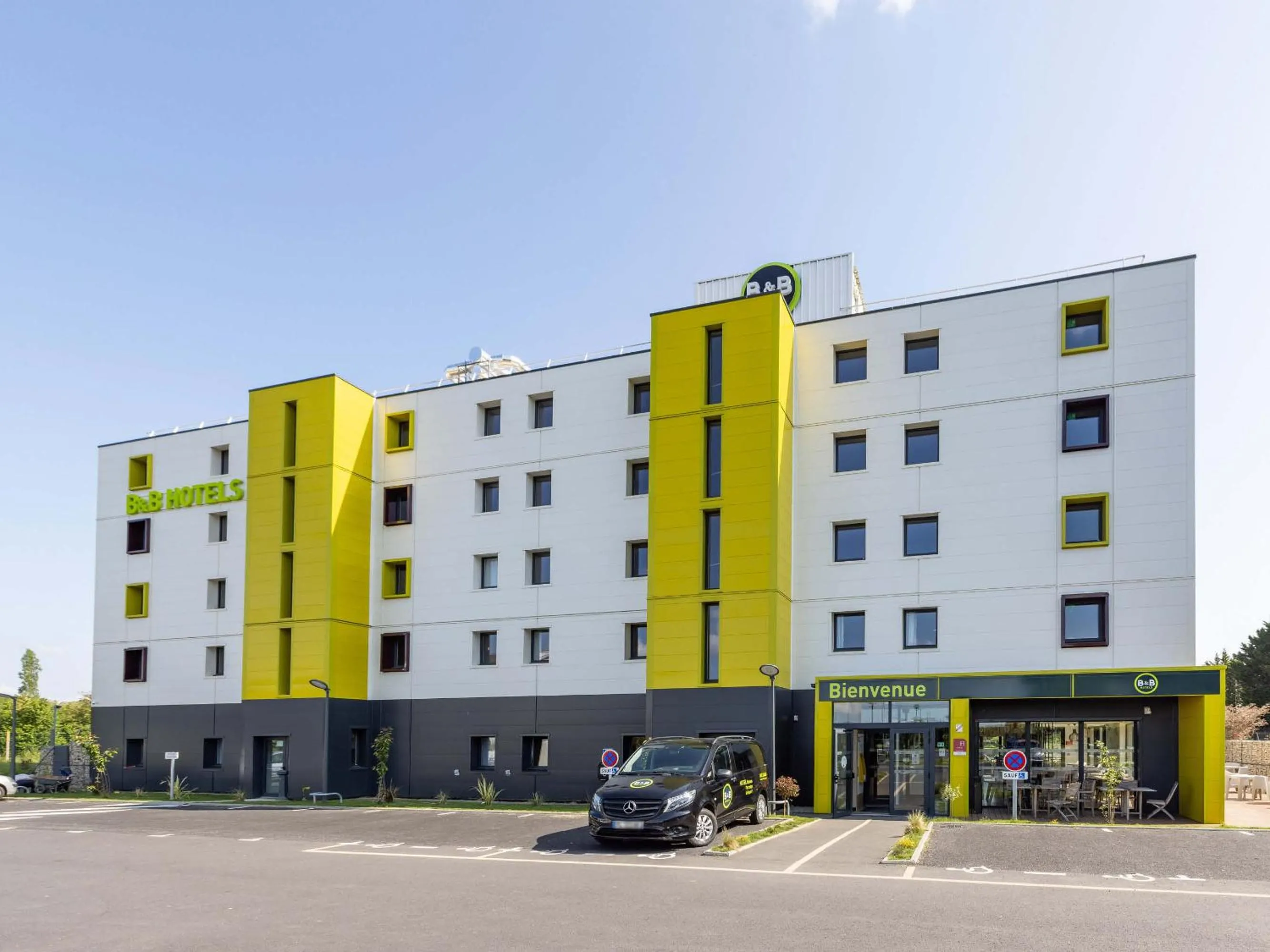 Property building in B&B HOTEL Rennes Parc Expo Aéroport