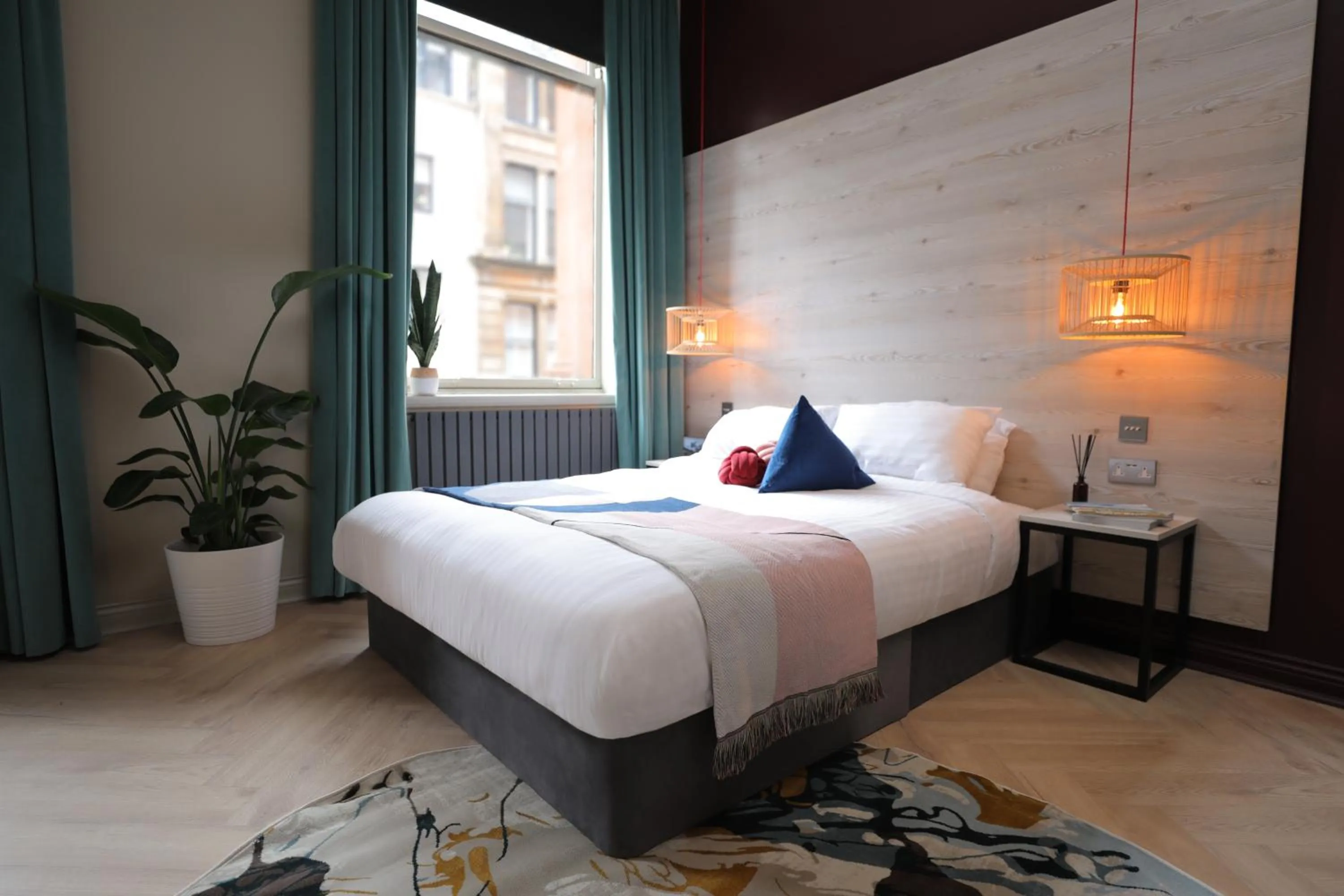 Double & Single Bed - Shared Facilities in Revolver