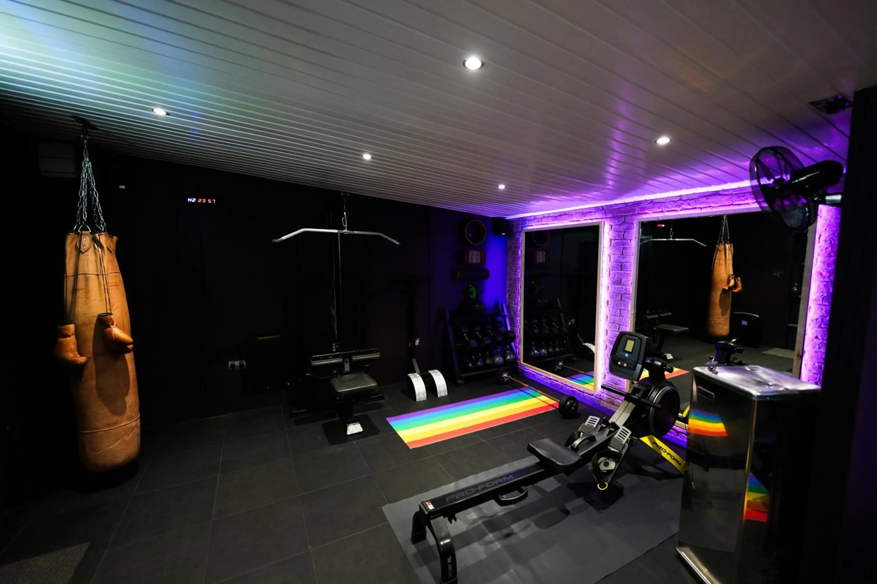 Fitness centre/facilities in Revolver