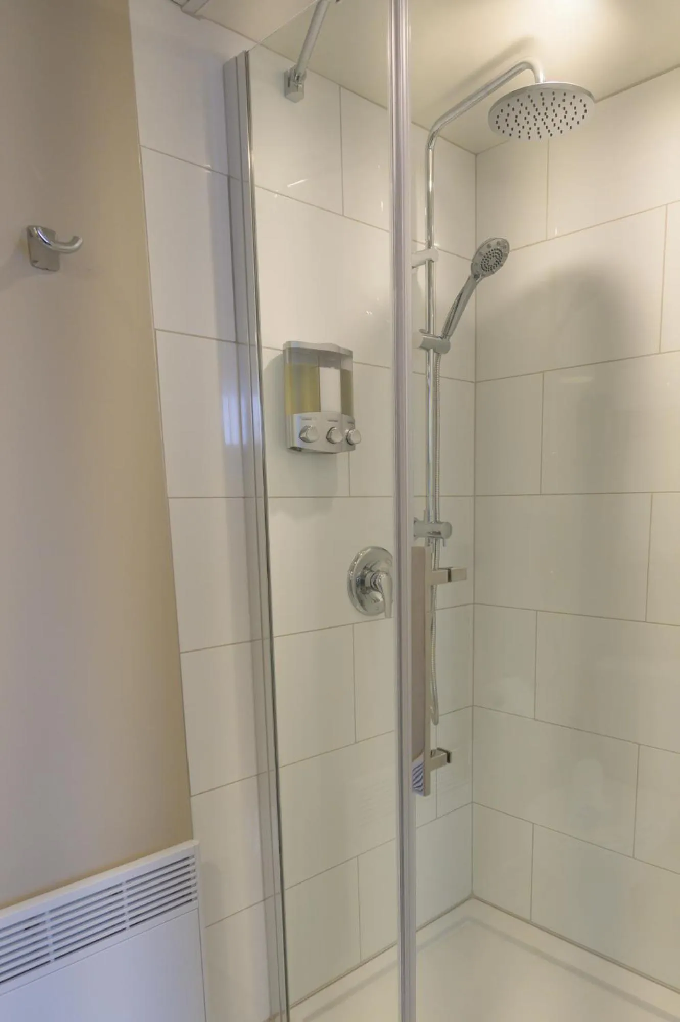 Shower in Le Court-Toit