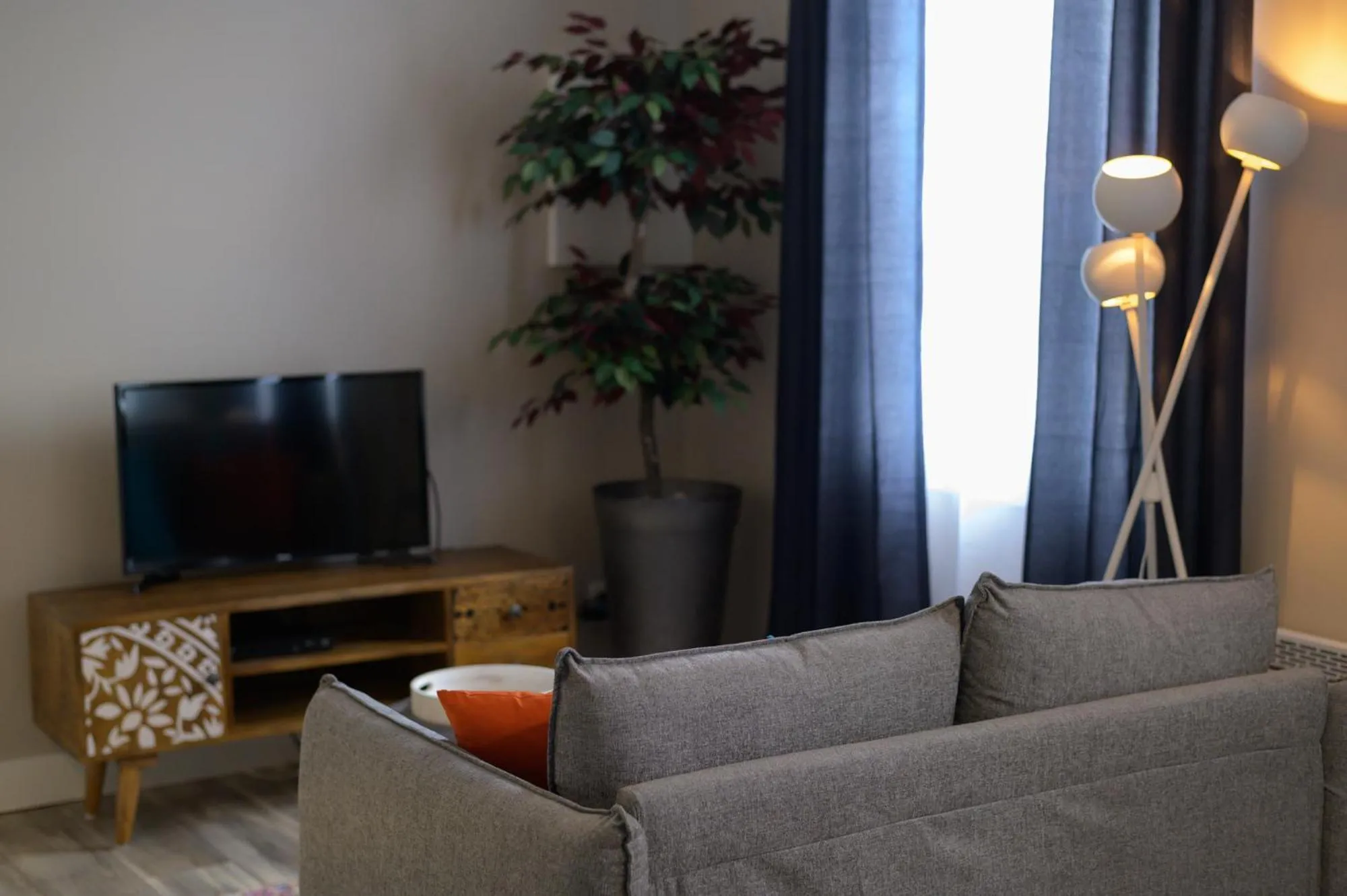 TV and multimedia in Le Court-Toit