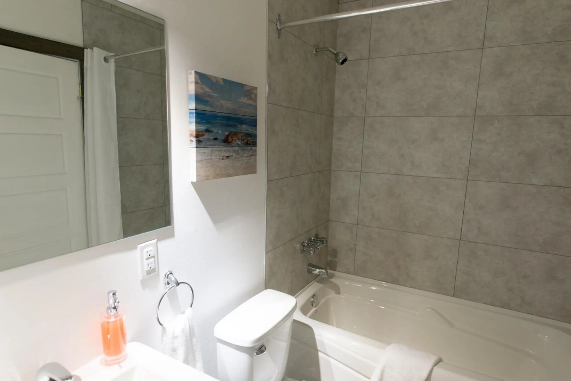 Shower in Le Court-Toit