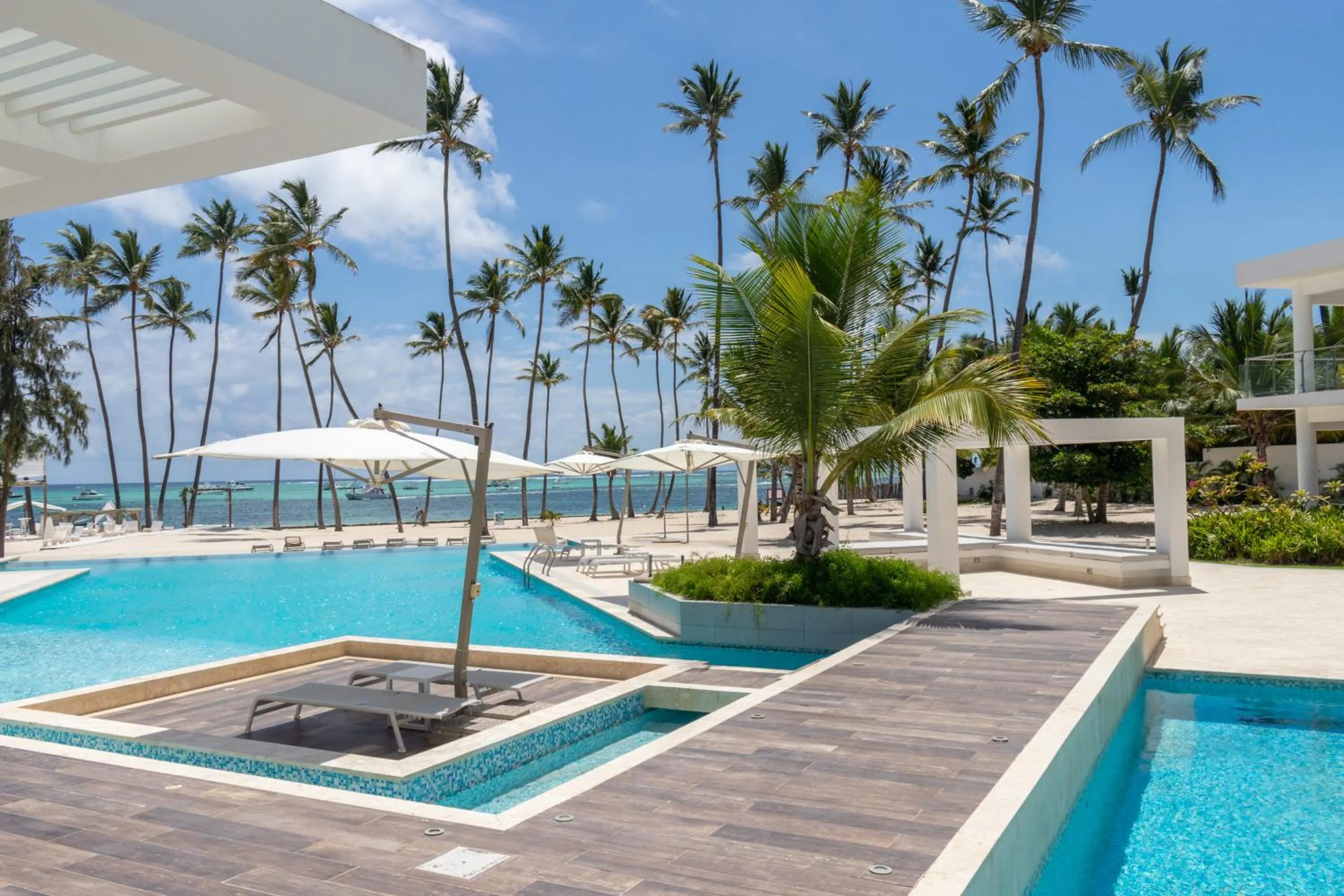 Pool view in Family Getaway Apartment - Right On The Beach