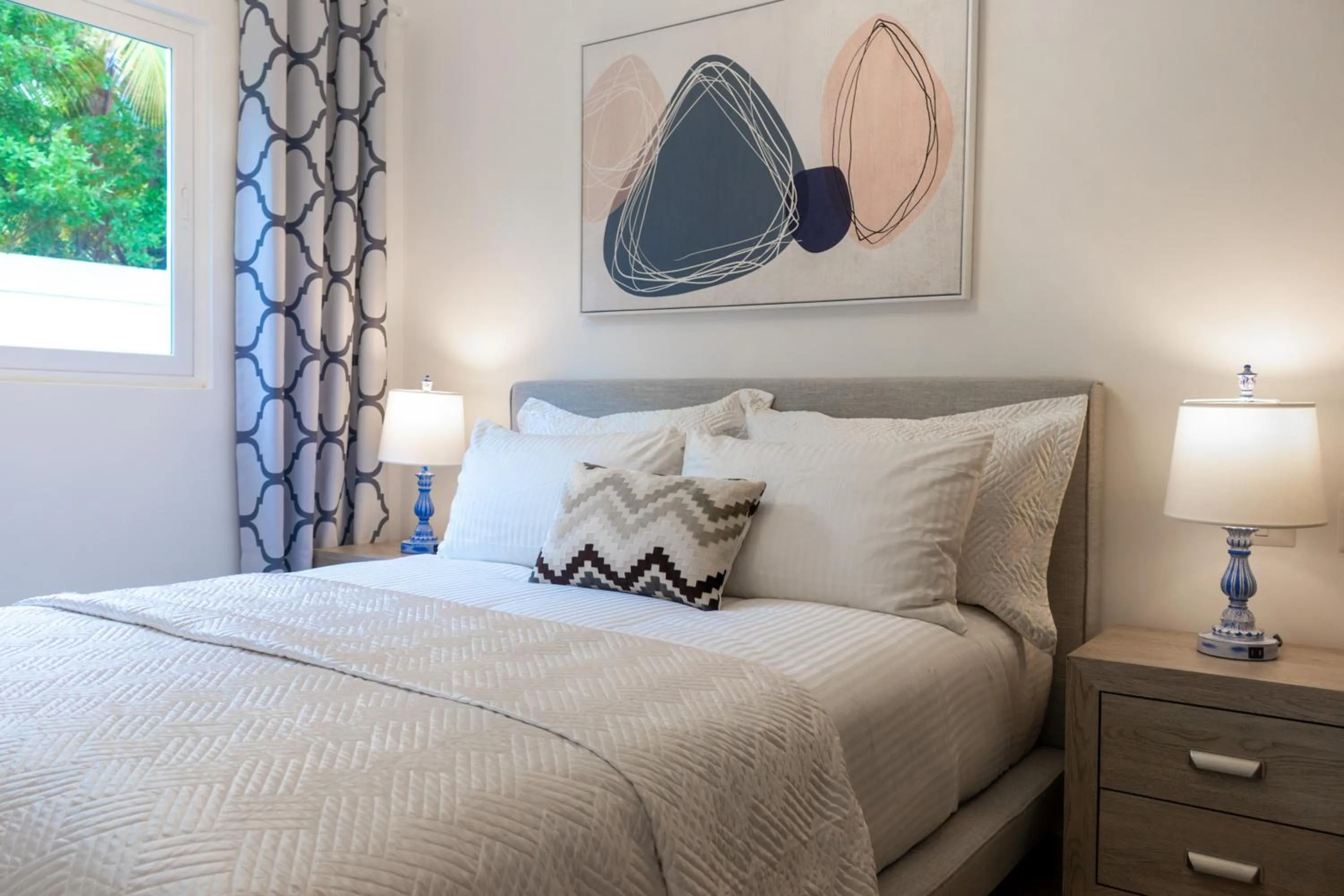 Bed in Family Getaway Apartment - Right On The Beach