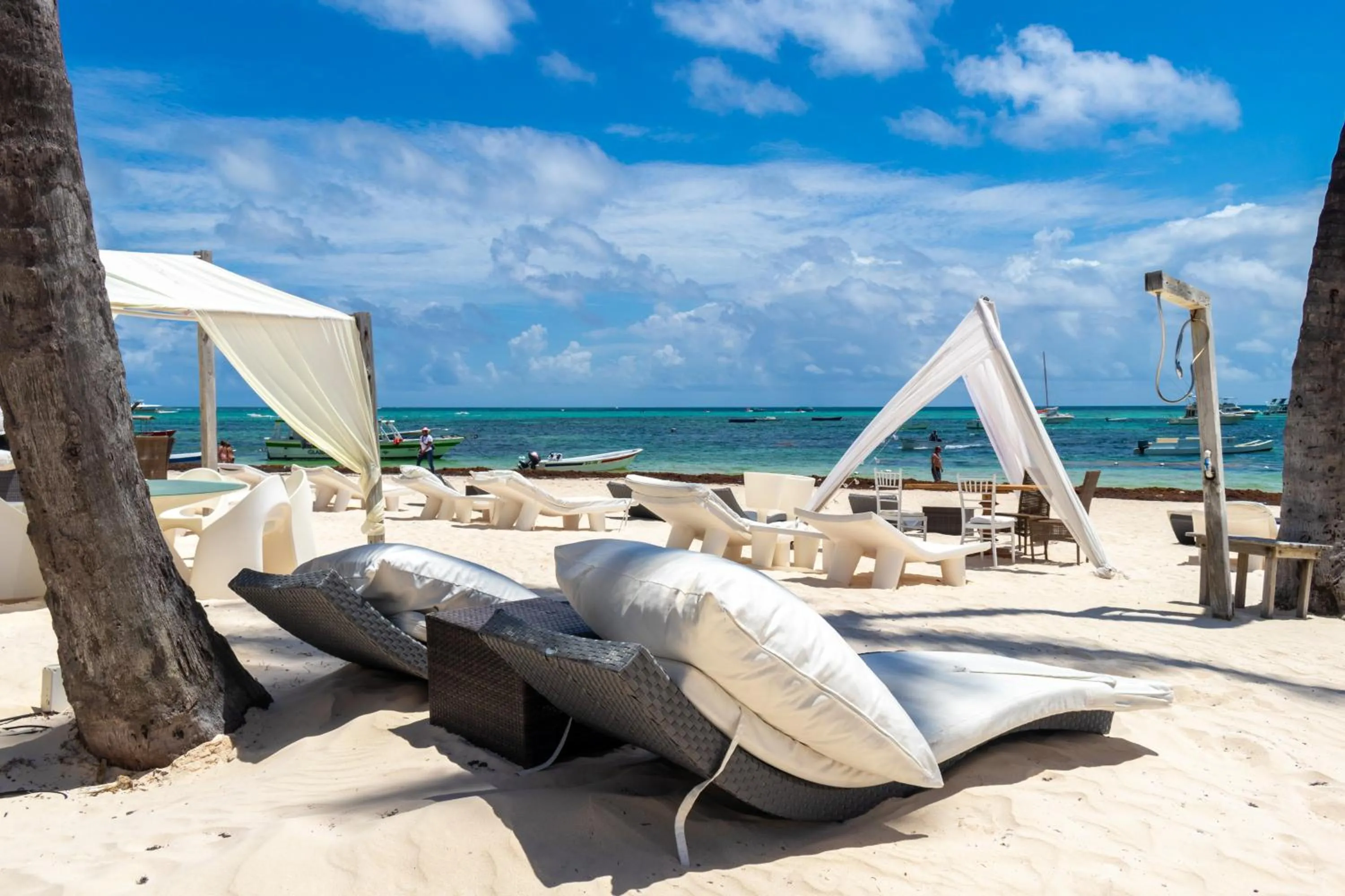 Beach in Family Getaway Apartment - Right On The Beach