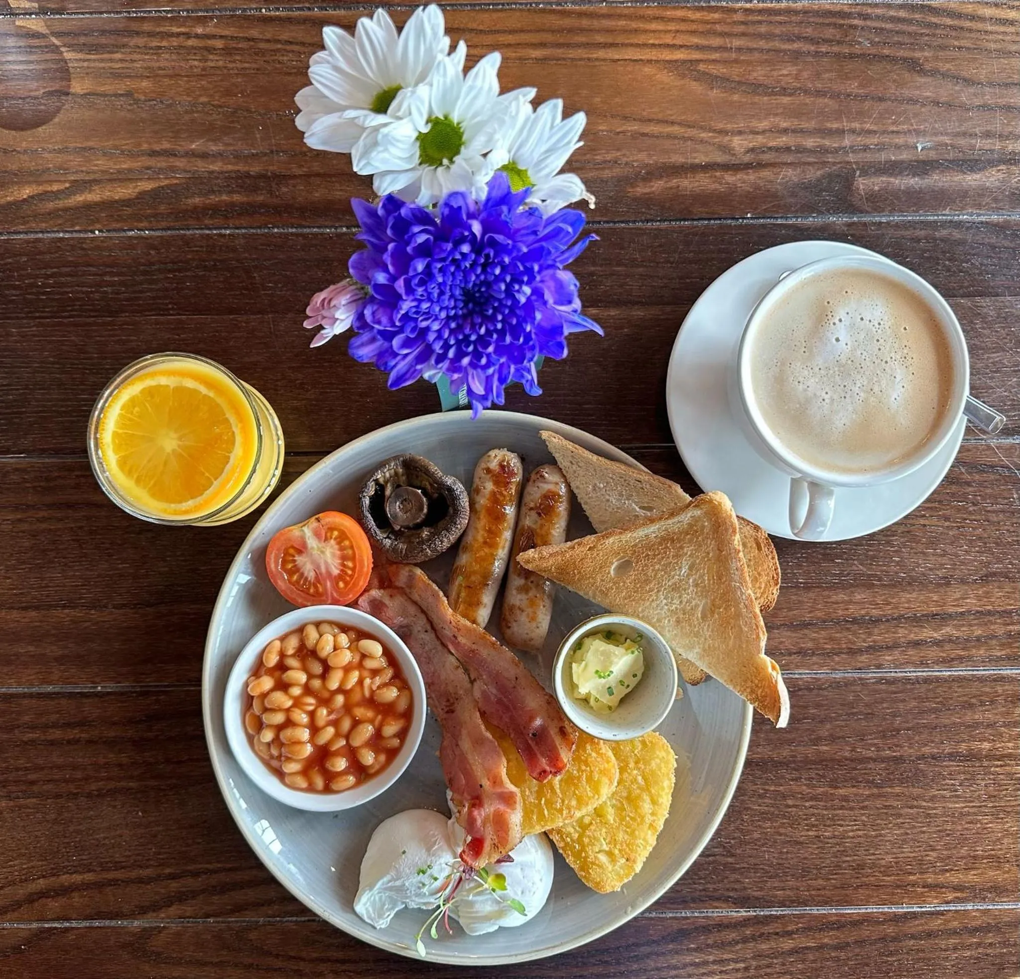 Food and drinks in Downs Hotel