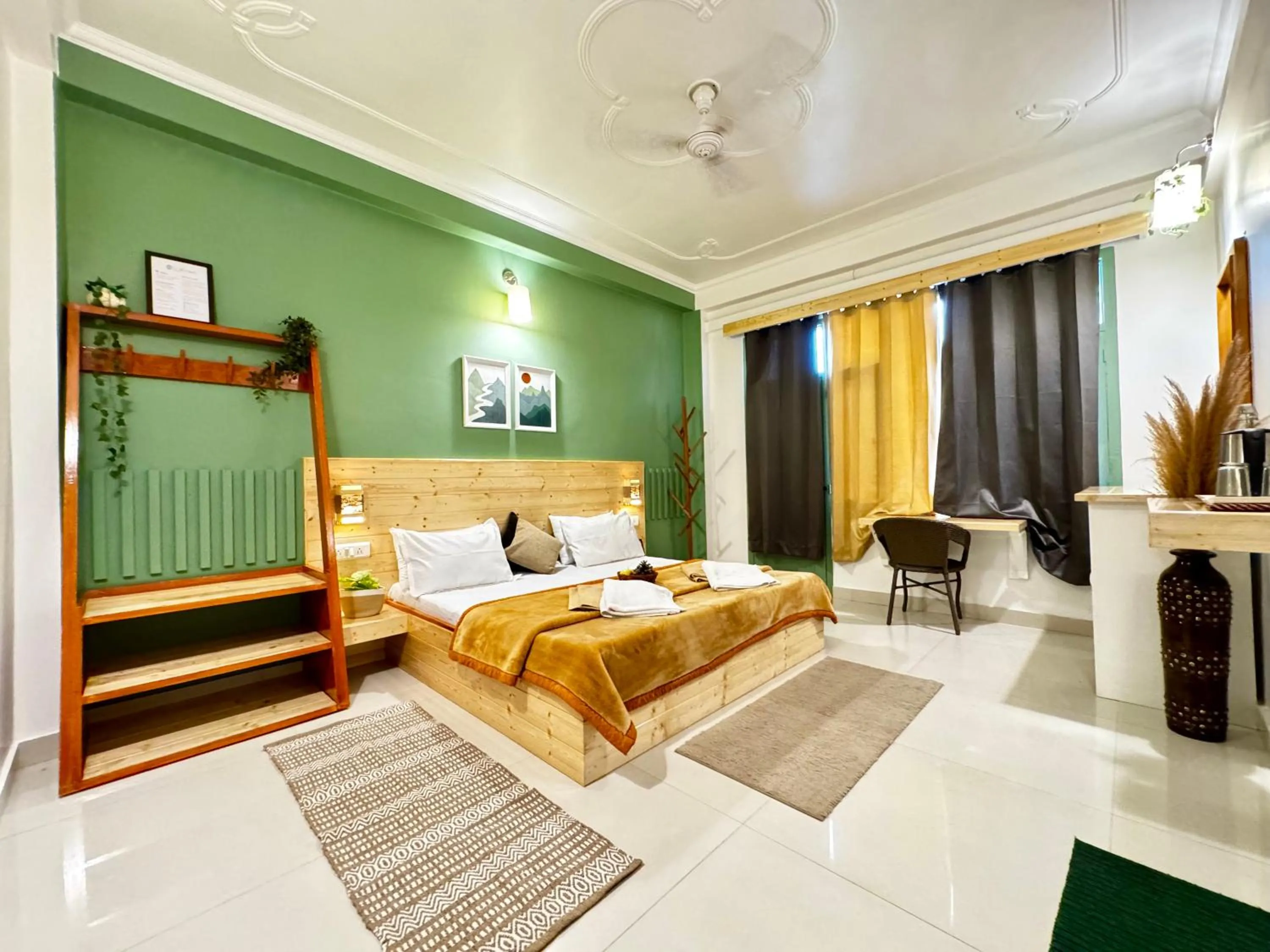 Bedroom, Bed in The Royal Orchard Kasol