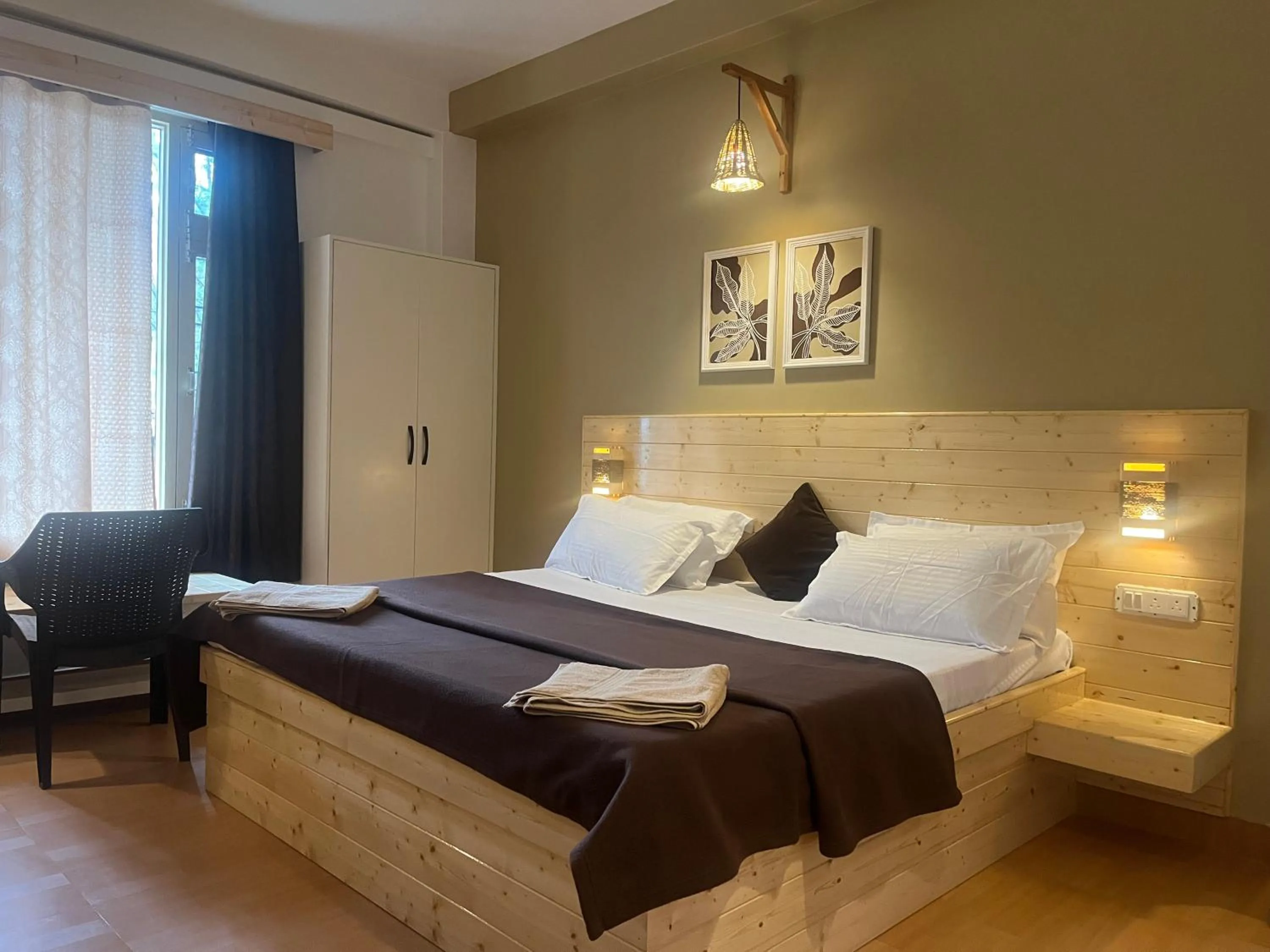 Bedroom, Bed in The Royal Orchard Kasol