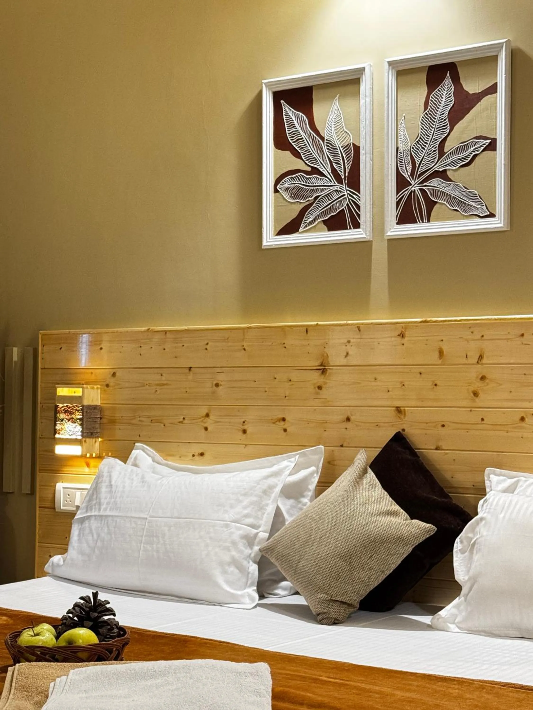 Bedroom, Bed in The Royal Orchard Kasol