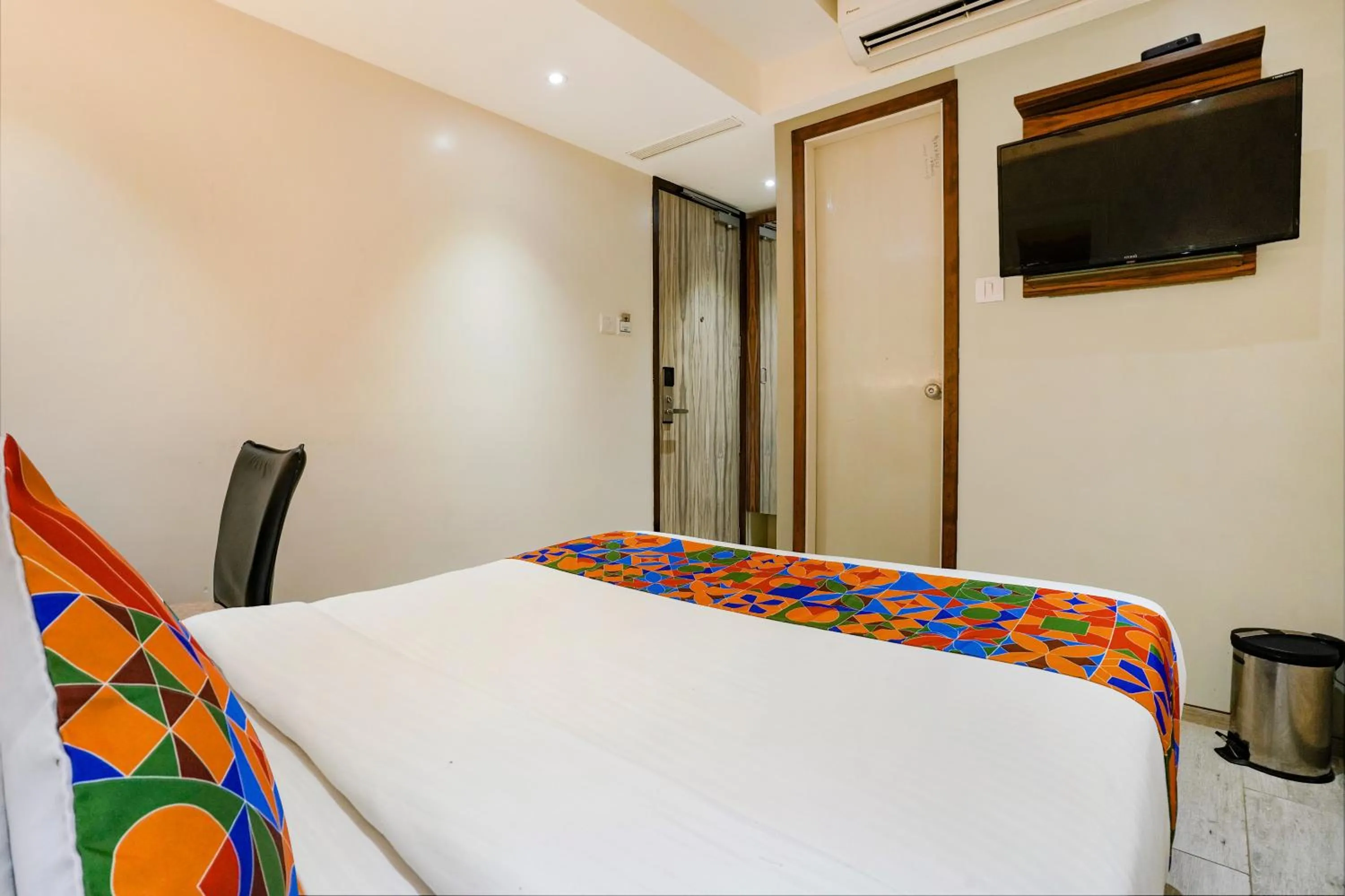 TV and multimedia, Bed in Via The Dream Residency - Nr Mumbai International Airport