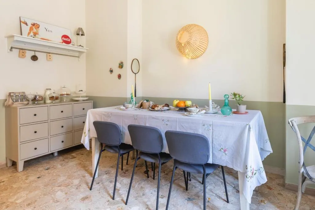 Communal lounge/ TV room in Il sogno di Amelie