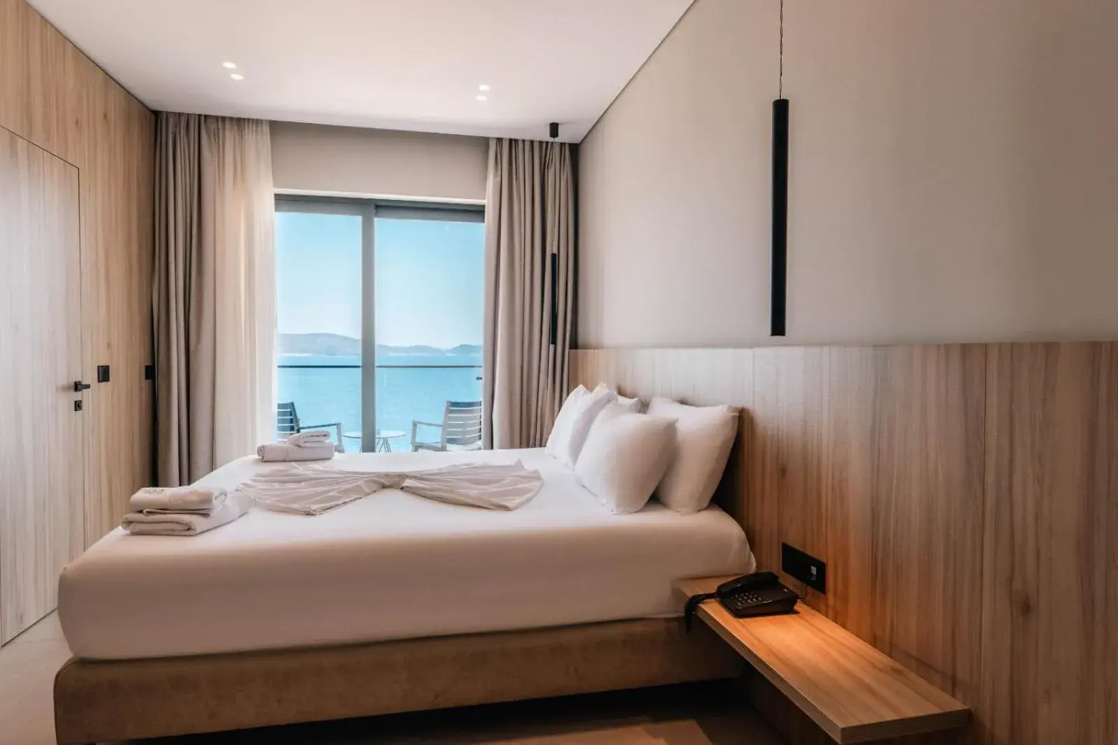 Deluxe Triple Room with Sea View in Hotel Portanova Deluxe Triple Room with Sea View in Hotel Portanova