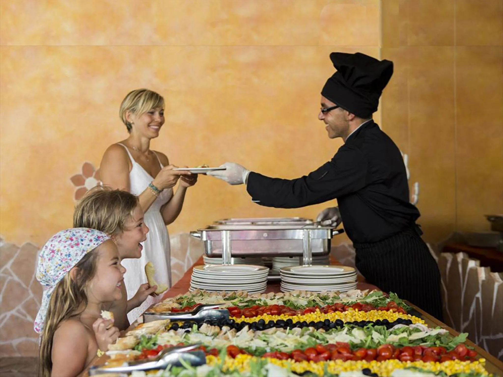 Restaurant/places to eat in Hotel Wivien