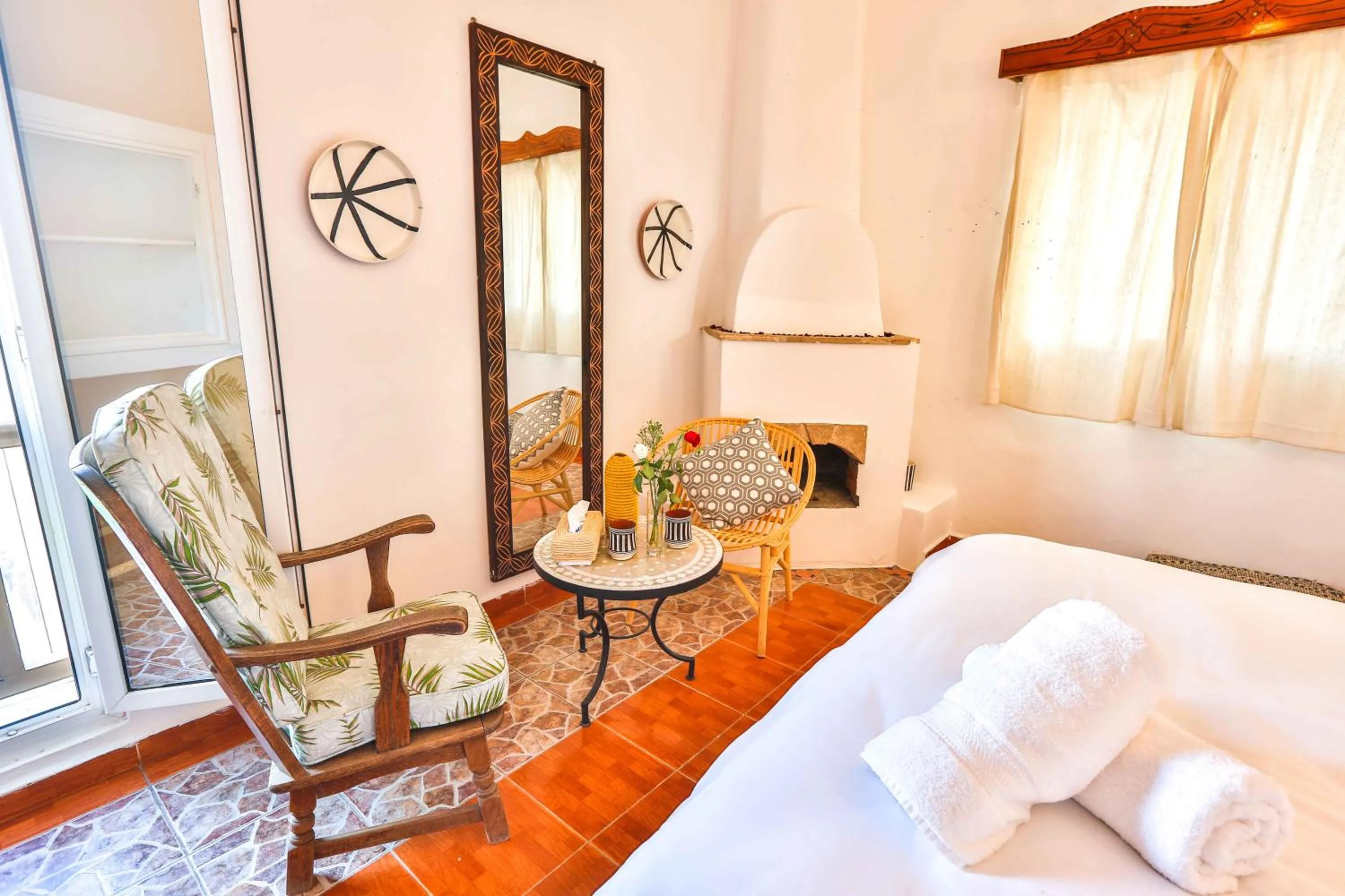 Photo of the whole room, Bed in Luxury Riad Mounia