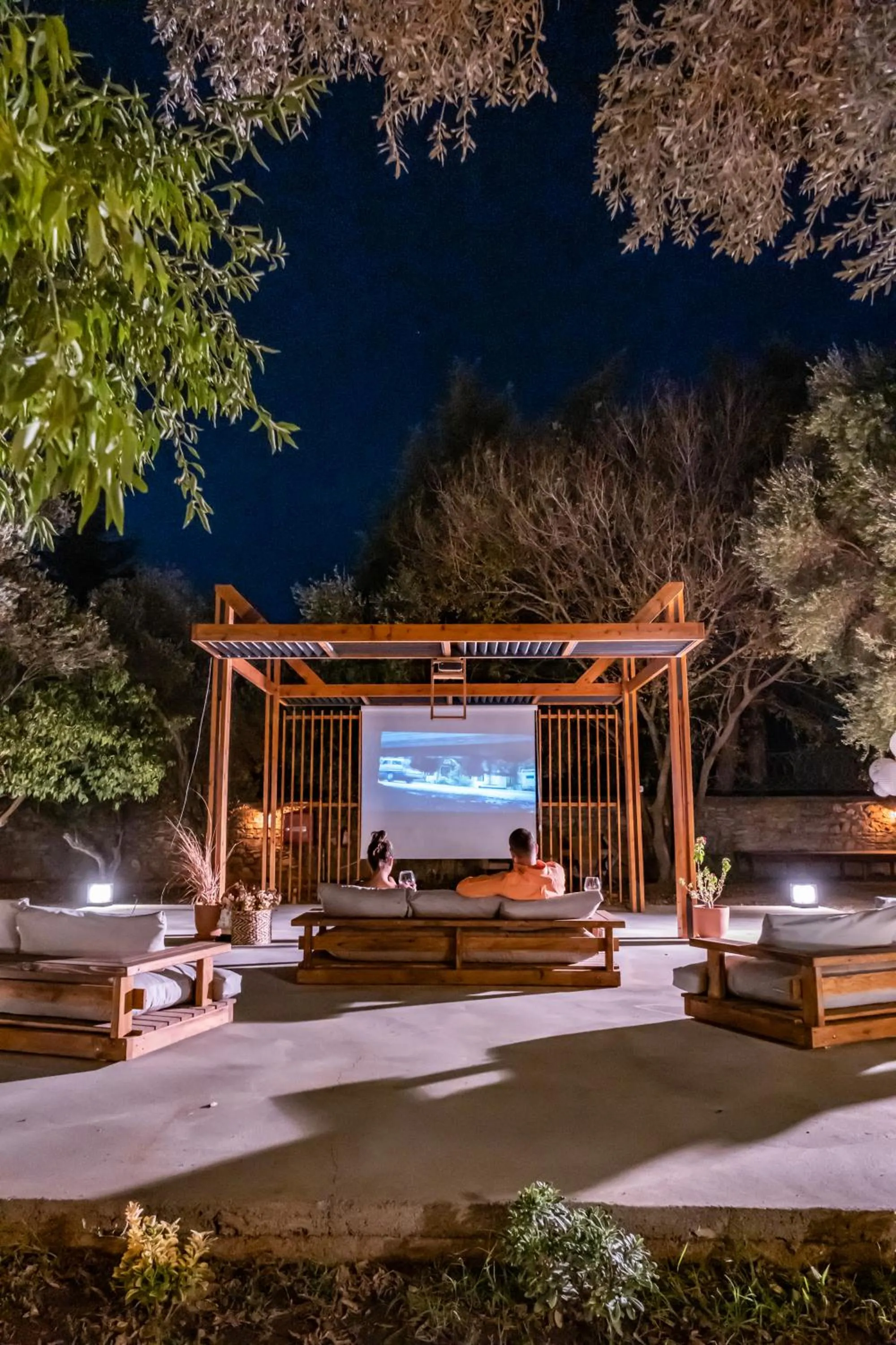 Communal lounge/ TV room in Dolce Vita Luxury Bungalows