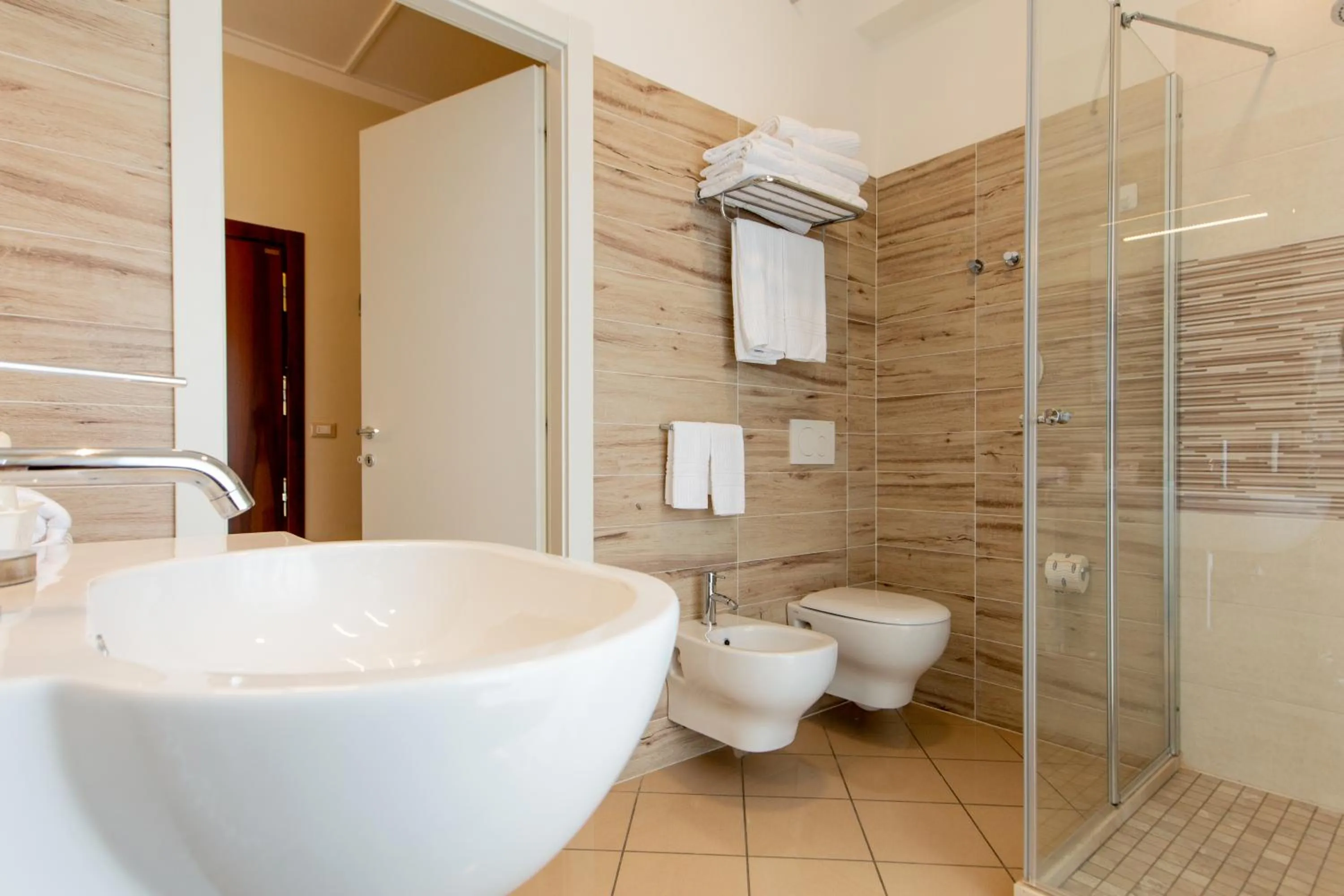 Bathroom in Hotel Lungomare