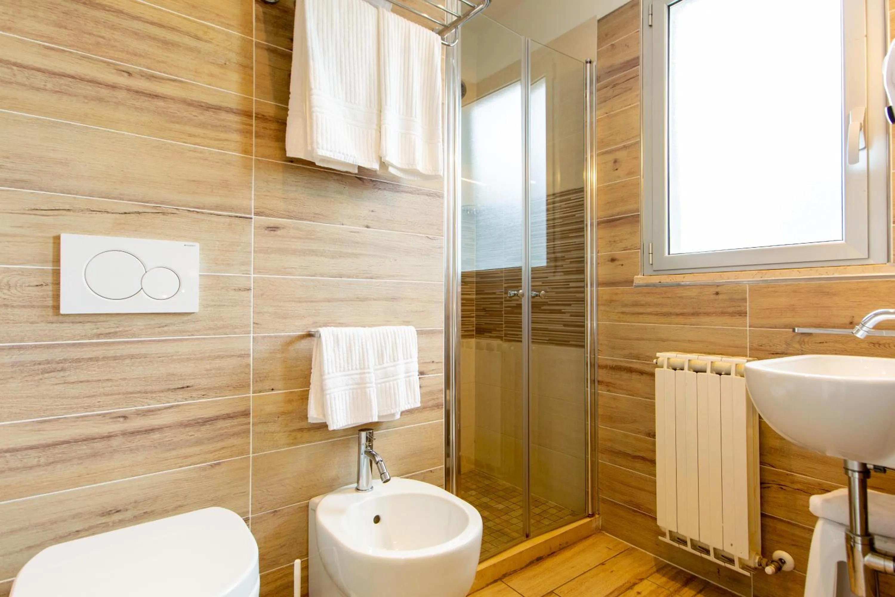 Bathroom in Hotel Lungomare