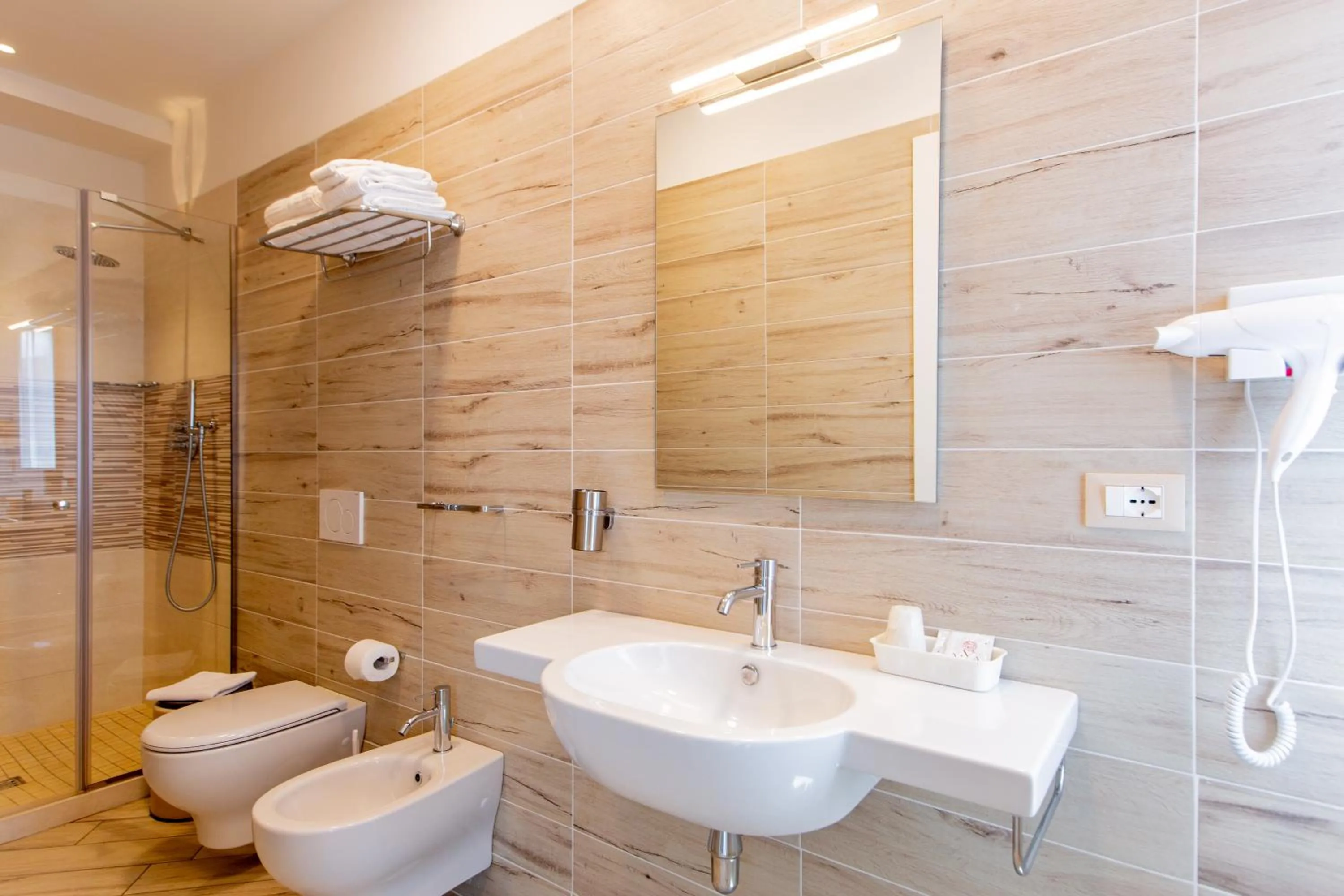 Bathroom in Hotel Lungomare