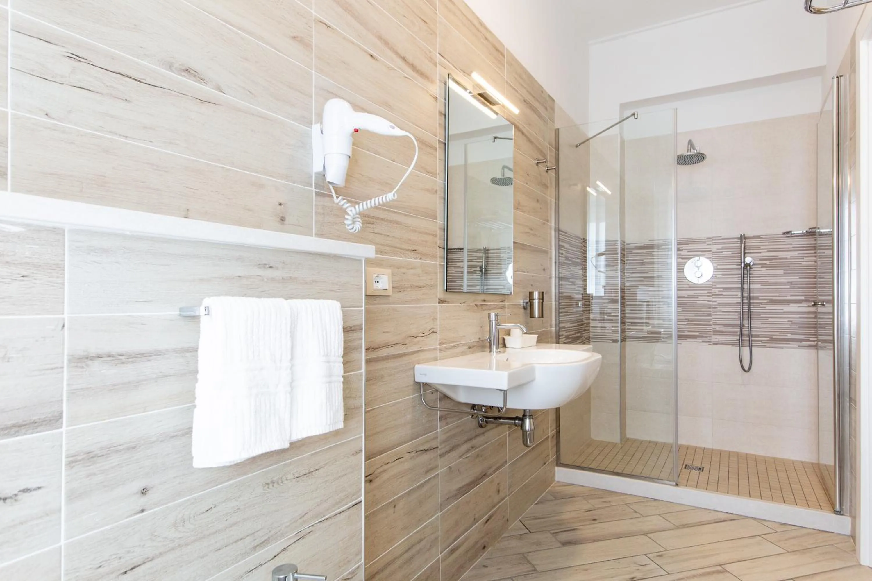 Bathroom in Hotel Lungomare