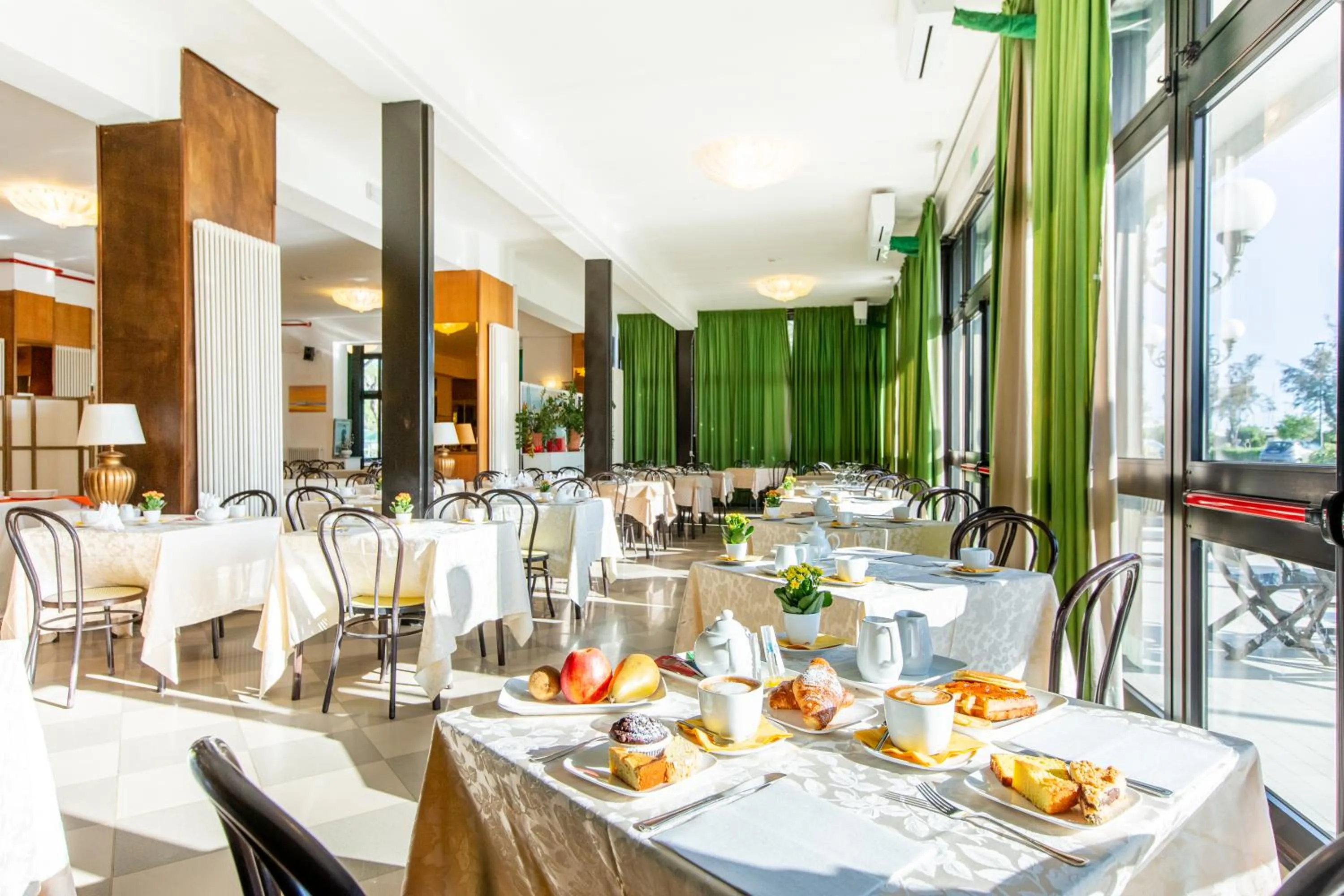 Breakfast in Hotel Lungomare