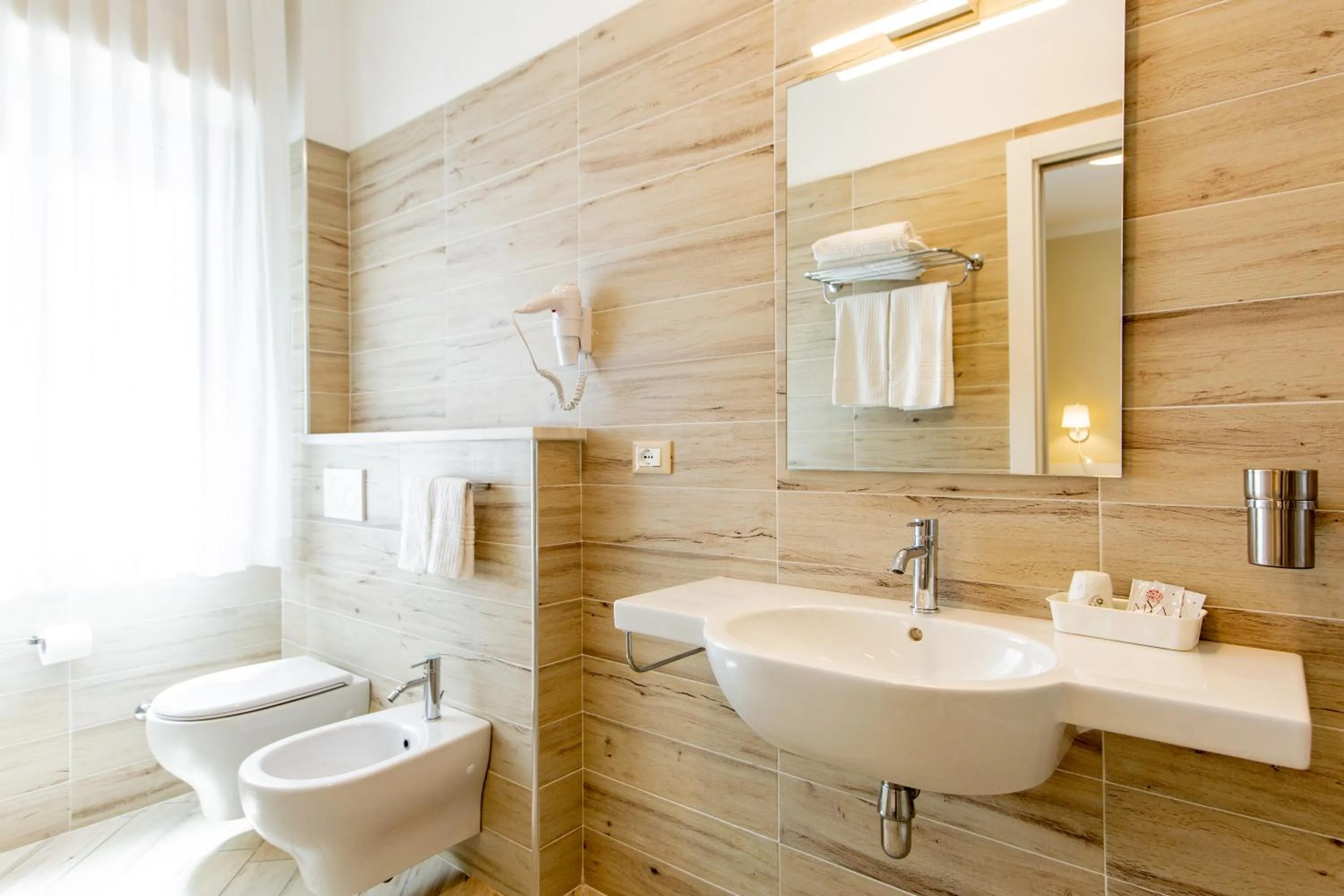 Bathroom in Hotel Lungomare