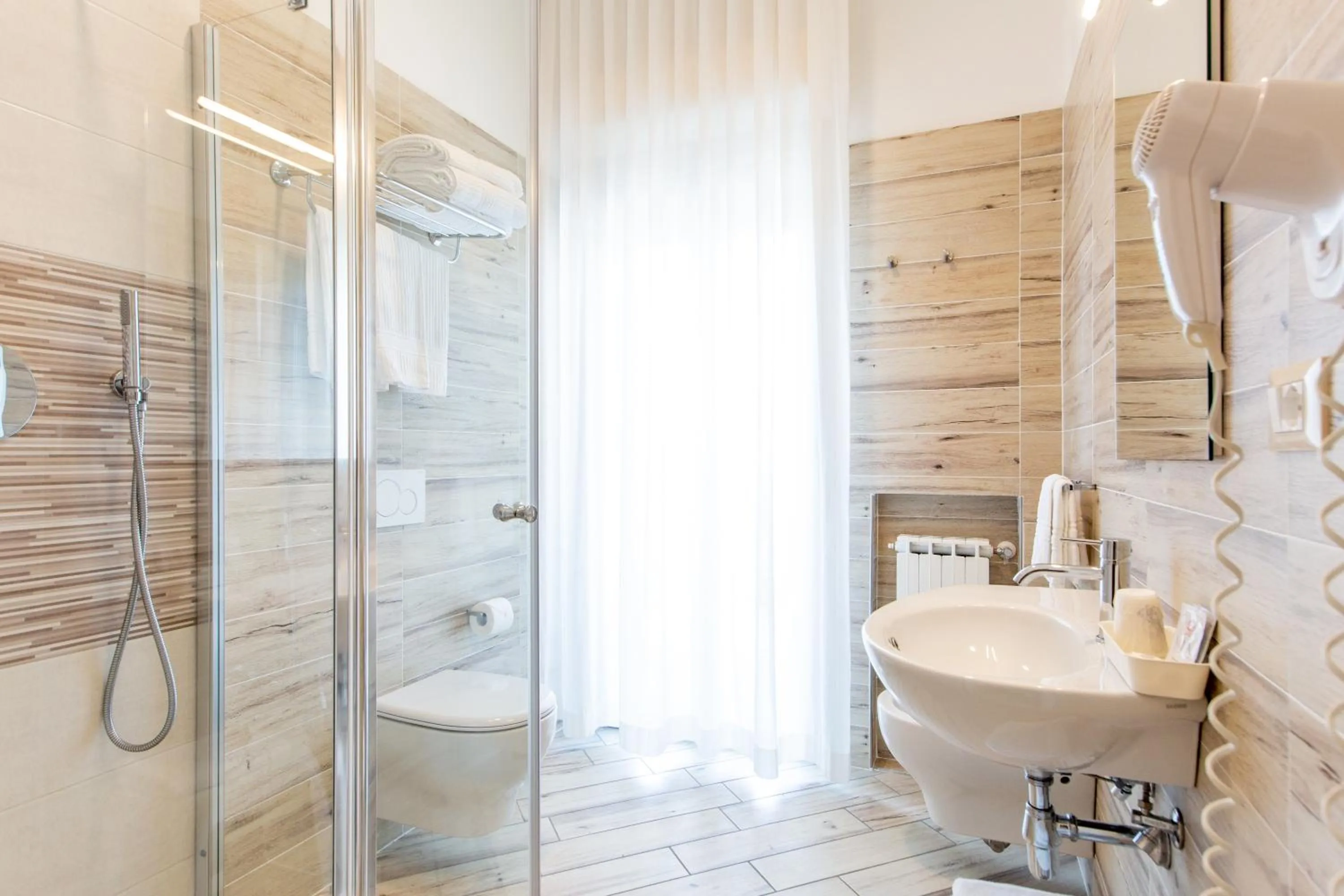 Bathroom in Hotel Lungomare