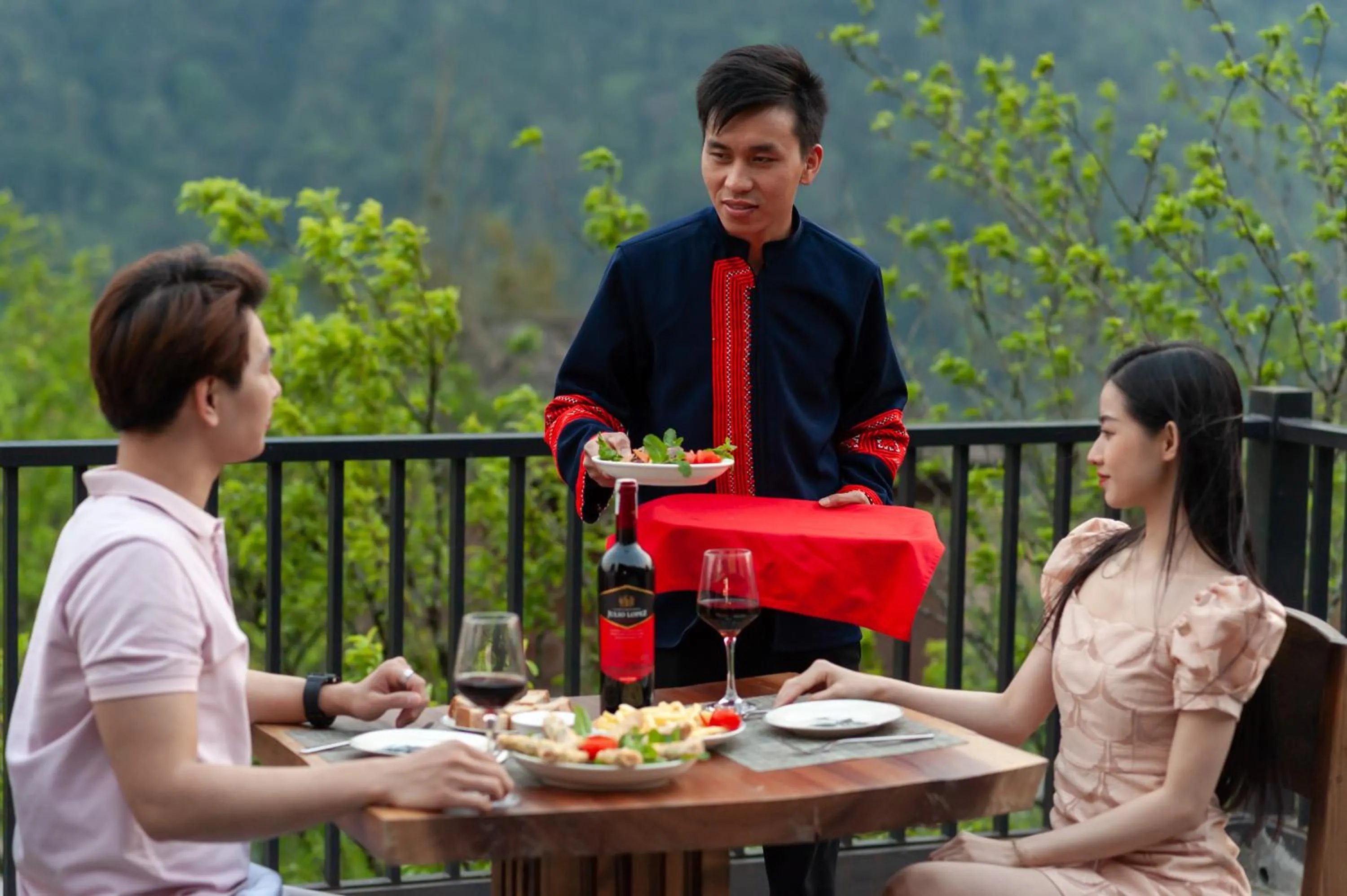 Restaurant/places to eat in Sin Chai Ecolodge