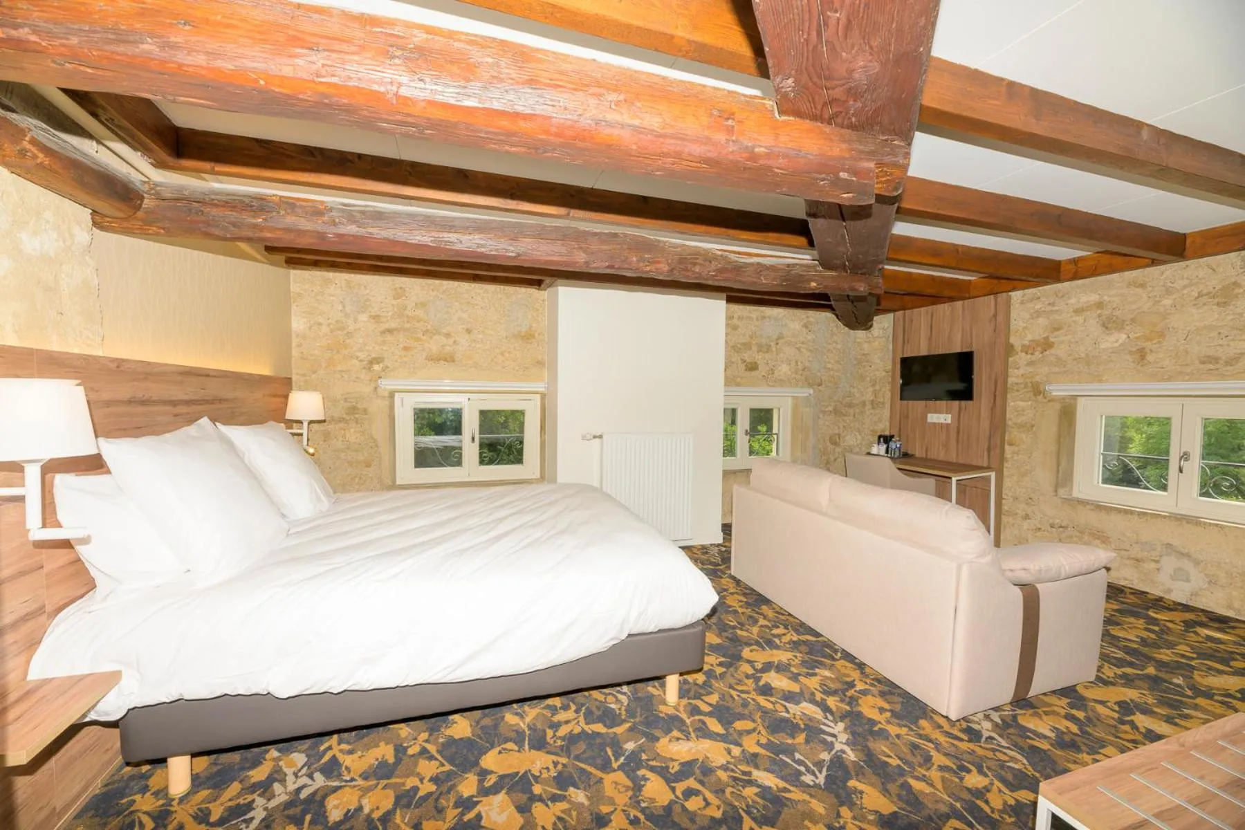 Photo of the whole room, Bed in Logis HOTEL DU PARC