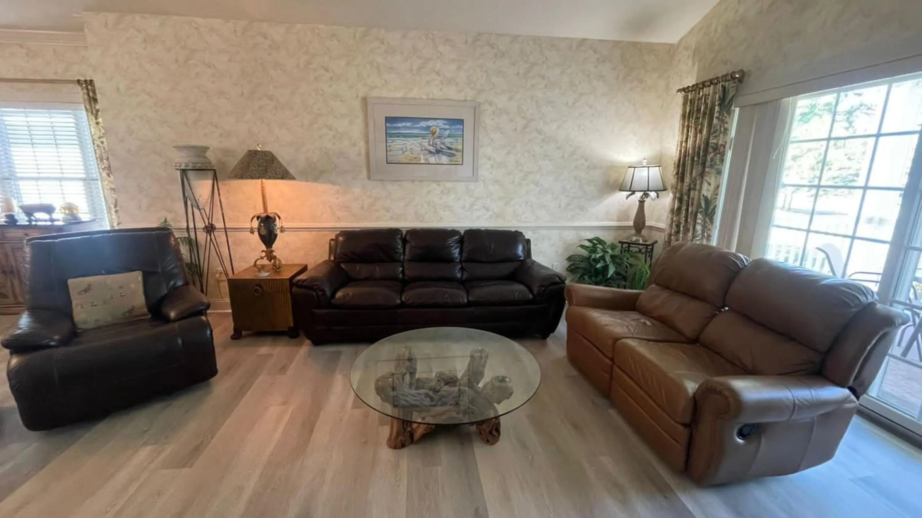 Living room in Stunning 3BR Condo near Myrtlewood Golf Resort and Beach