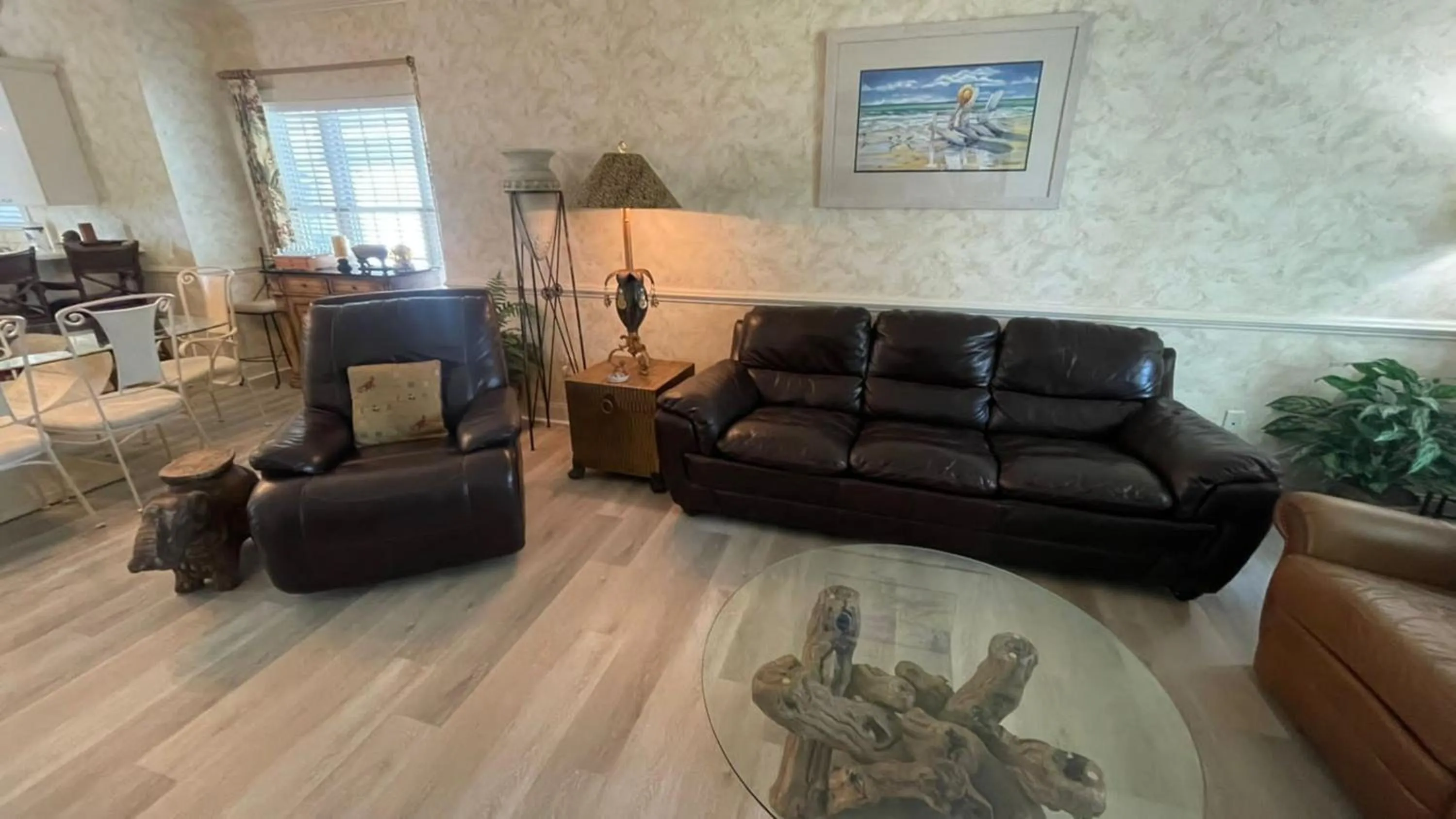 Living room in Stunning 3BR Condo near Myrtlewood Golf Resort and Beach