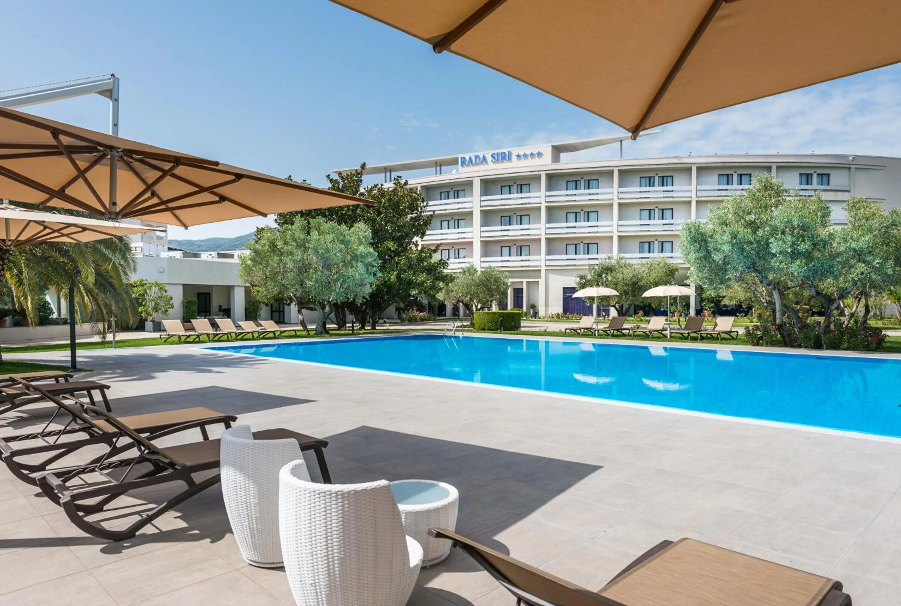 Swimming pool in Rada Siri