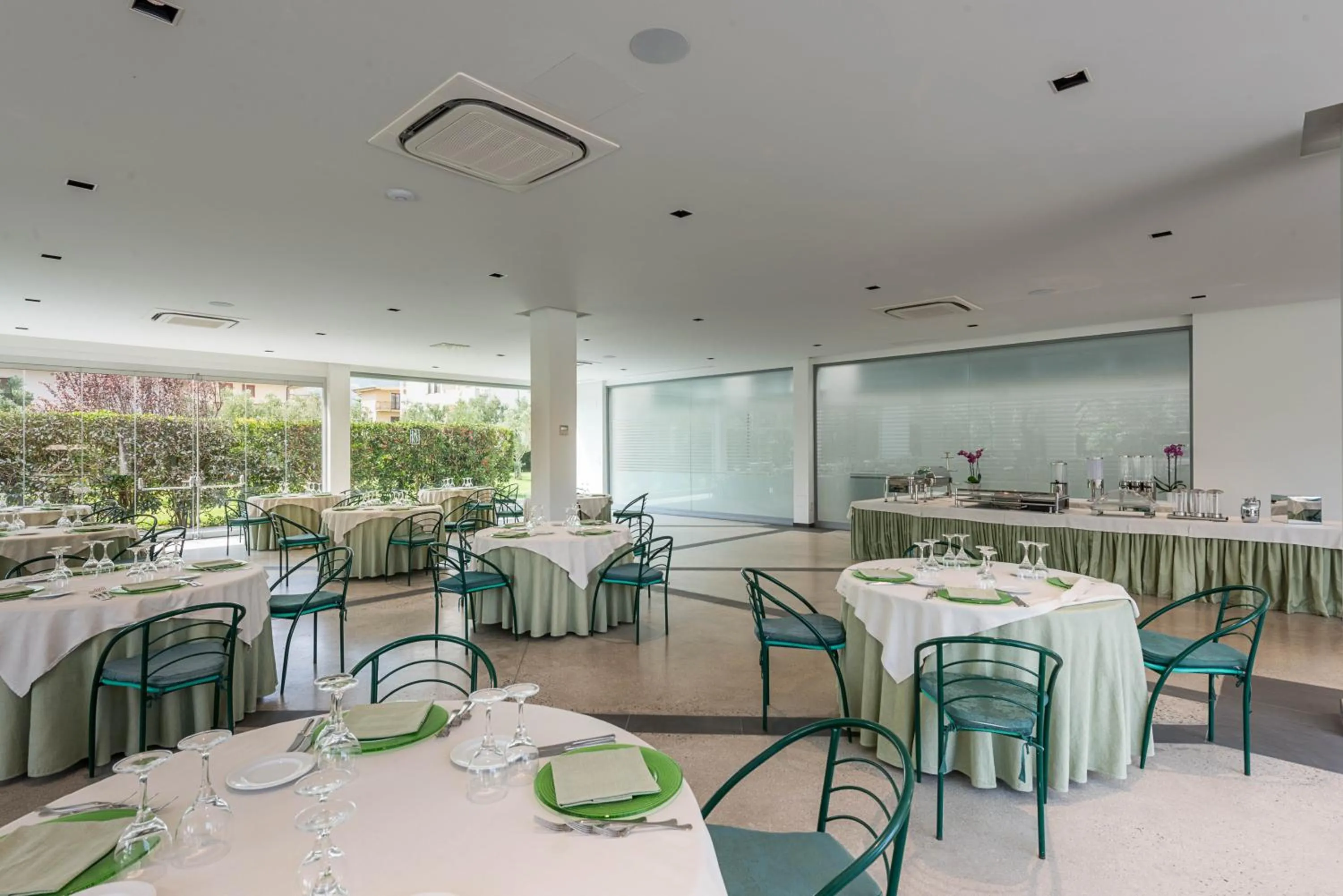 Restaurant/places to eat in Rada Siri