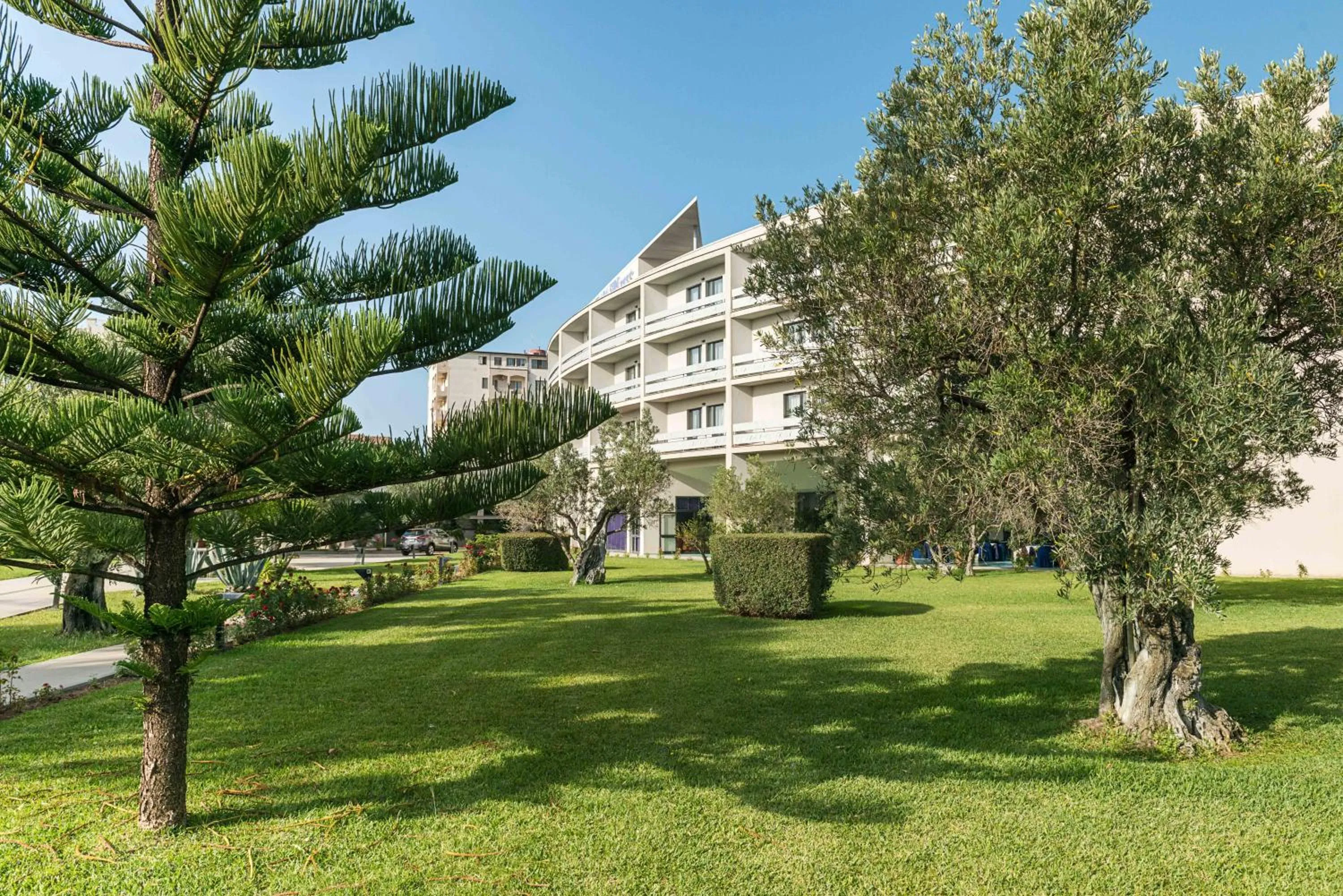 Garden view in Rada Siri