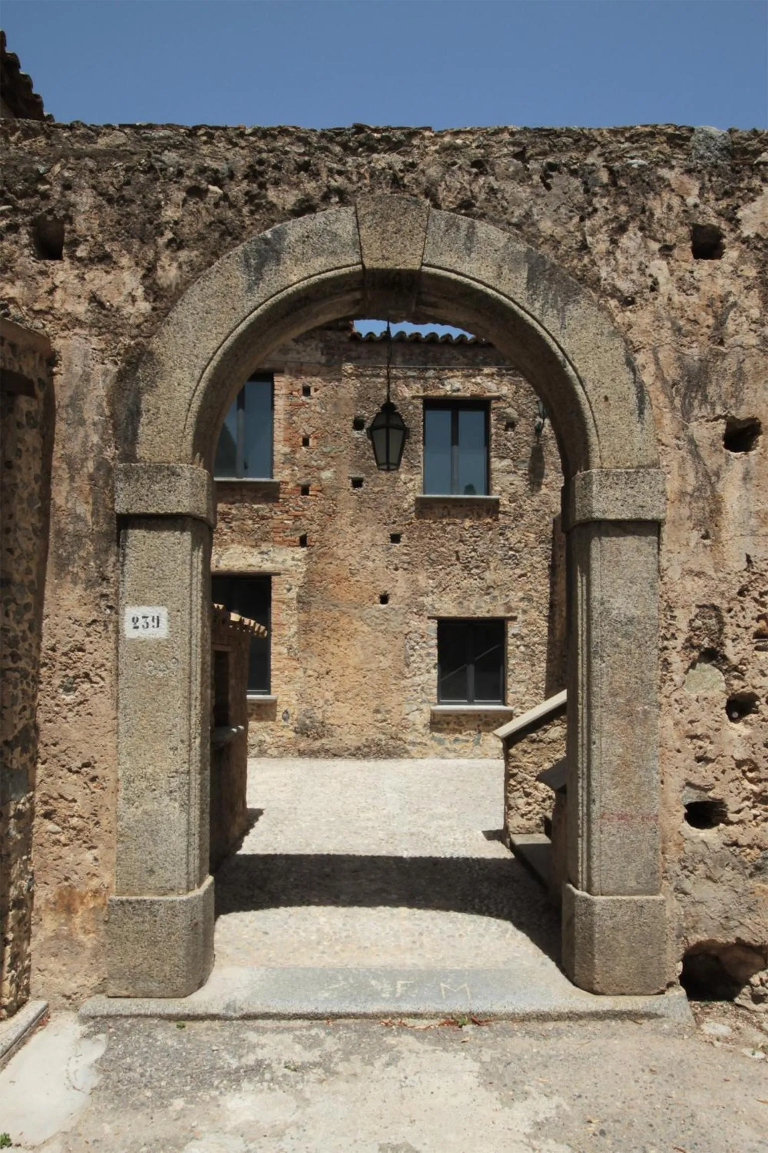 Decorative detail in Rada Siri