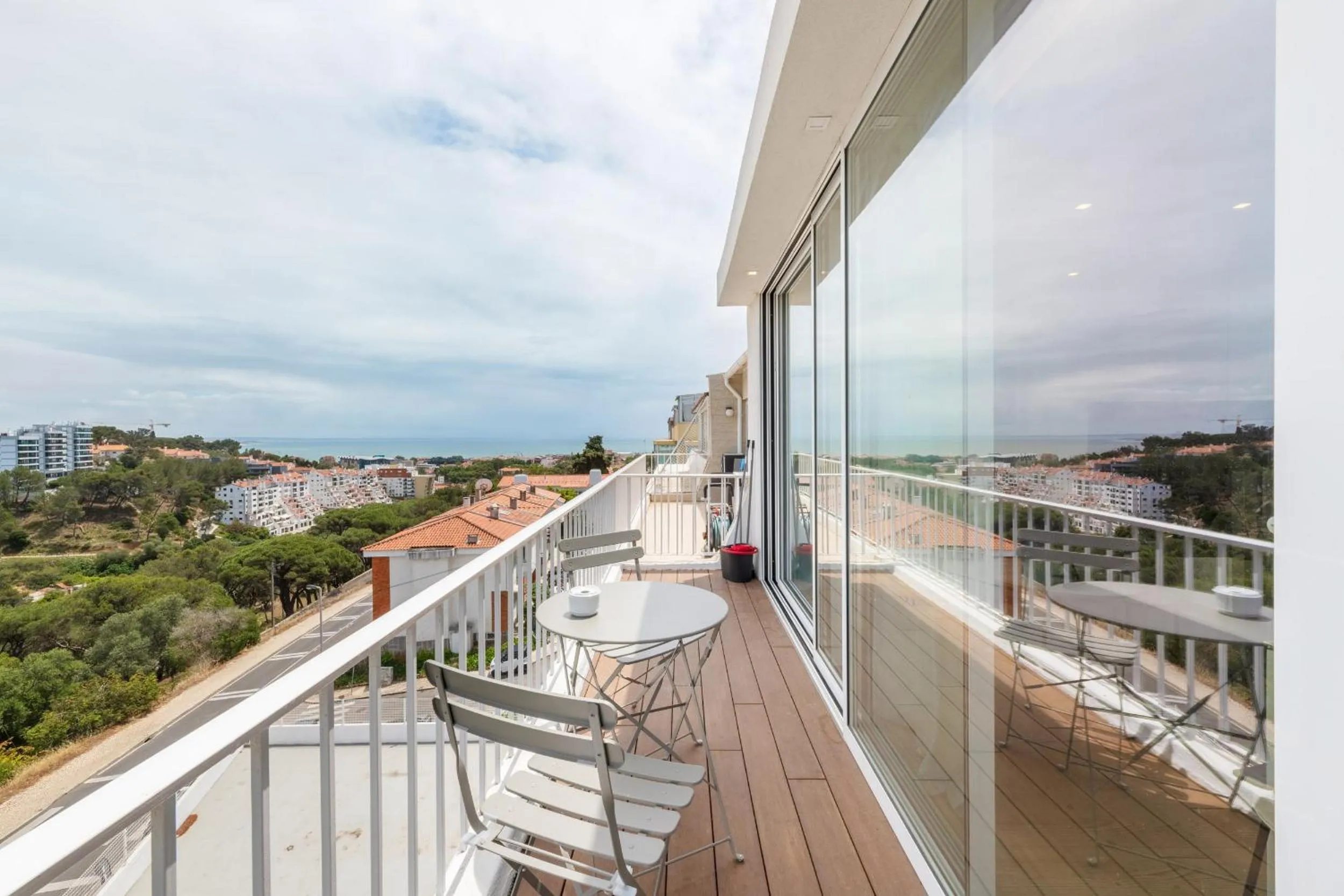 Balcony/Terrace in Ocean Apartment by Olala Homes