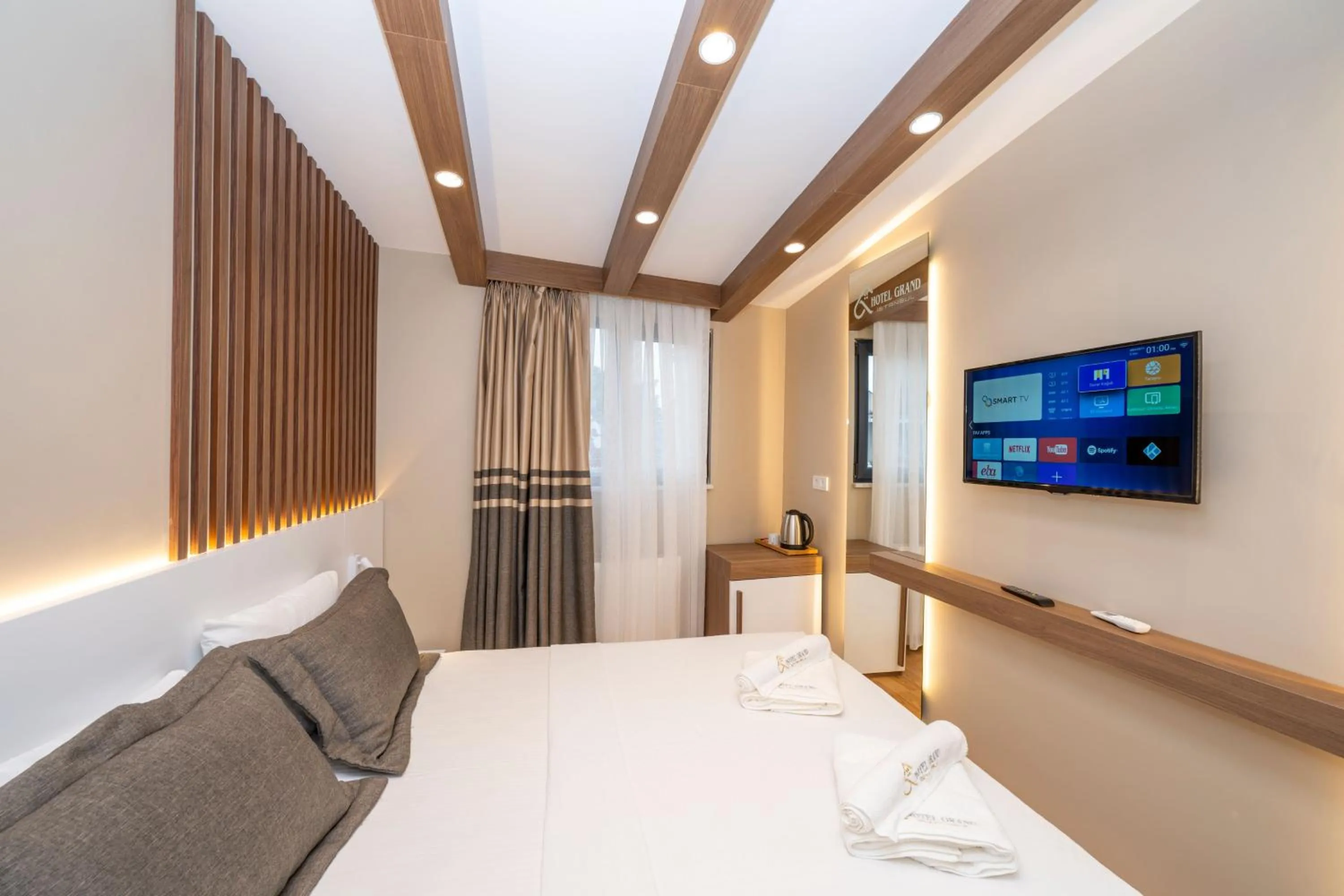 Bed in Hotel Grand İstanbul